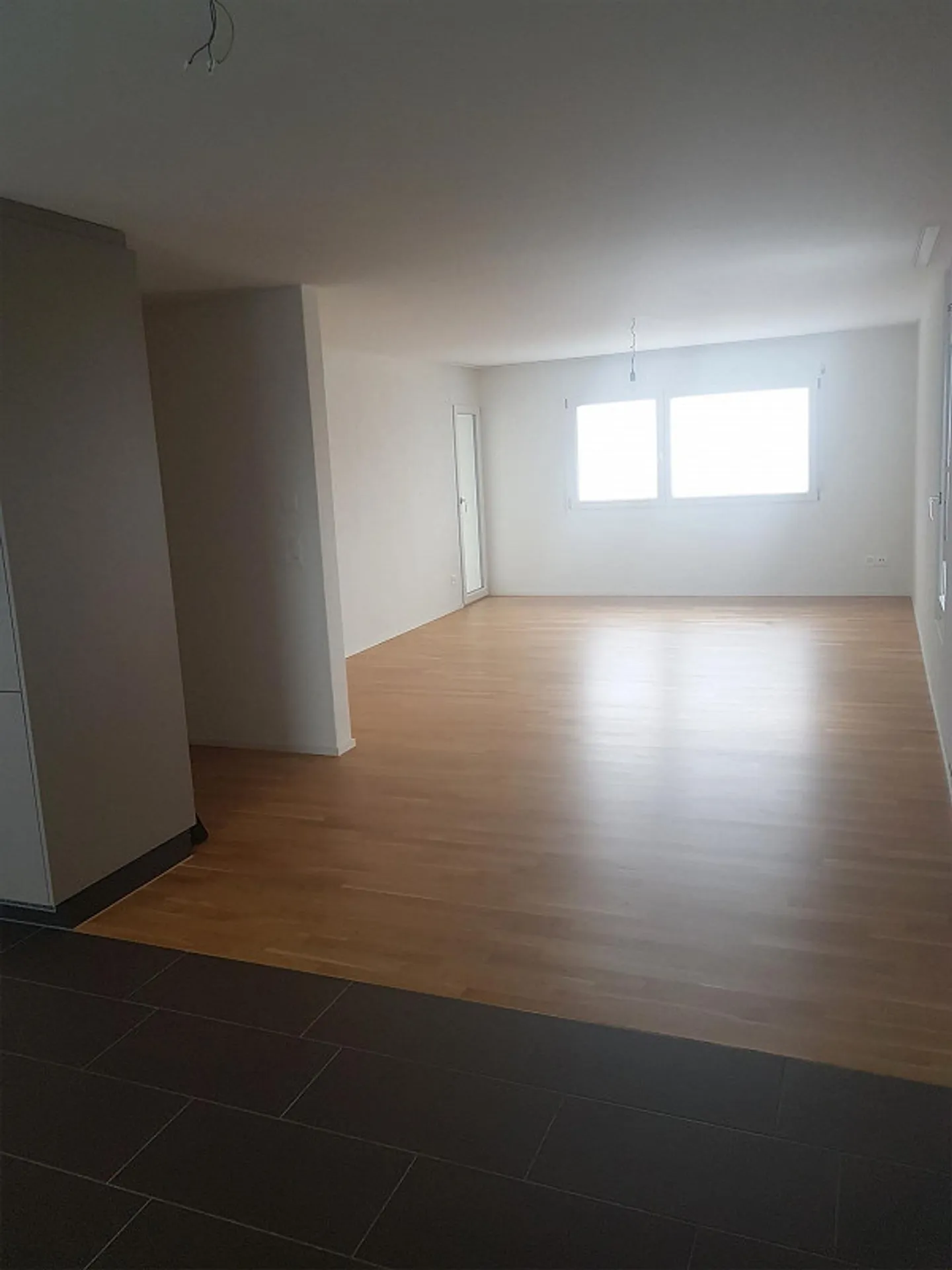 3.5 room apartment with large balcony and great views - Photo 5 of 11