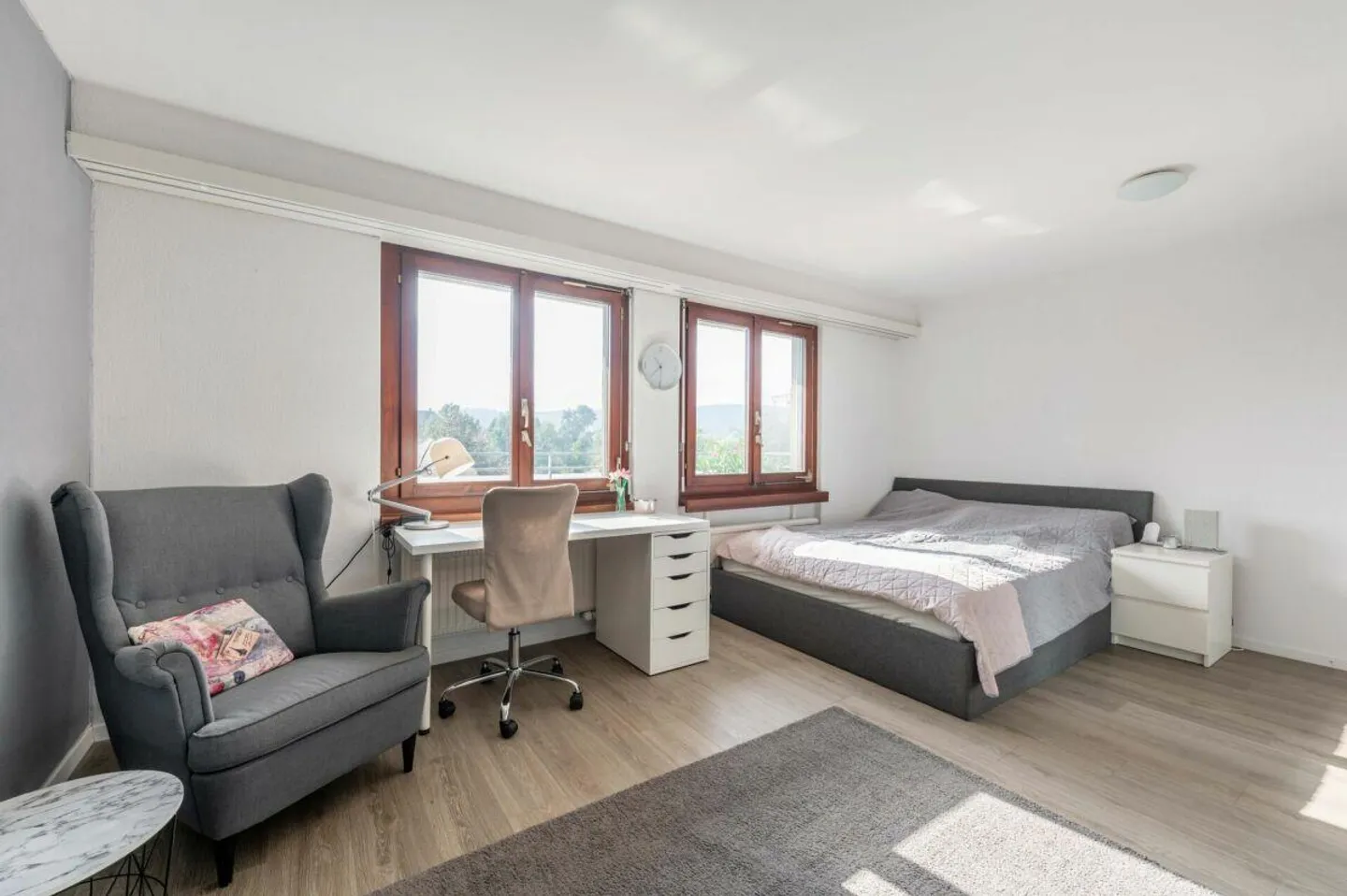 Grosszügige, sonnenverwöhnte 5.5-Zimmer-Terrassenwohnung mit herrlichem Aareblick - Foto 10 von 17