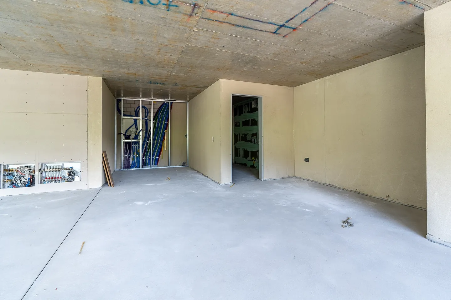 Geräumige Gewerbefläche zur Gestaltung - Foto 8 von 9