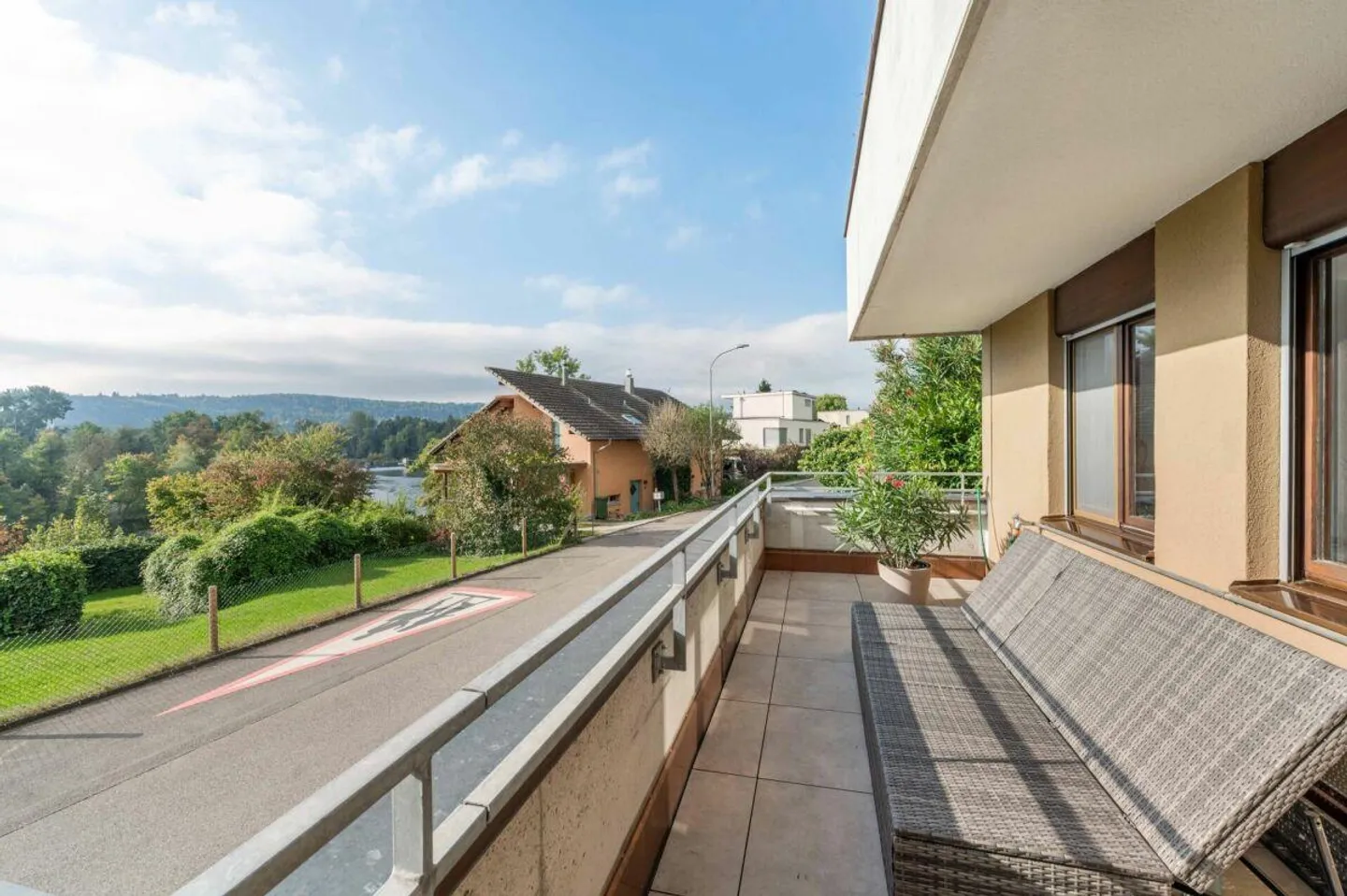 Grosszügige, sonnenverwöhnte 5.5-Zimmer-Terrassenwohnung mit herrlichem Aareblick - Foto 12 von 17