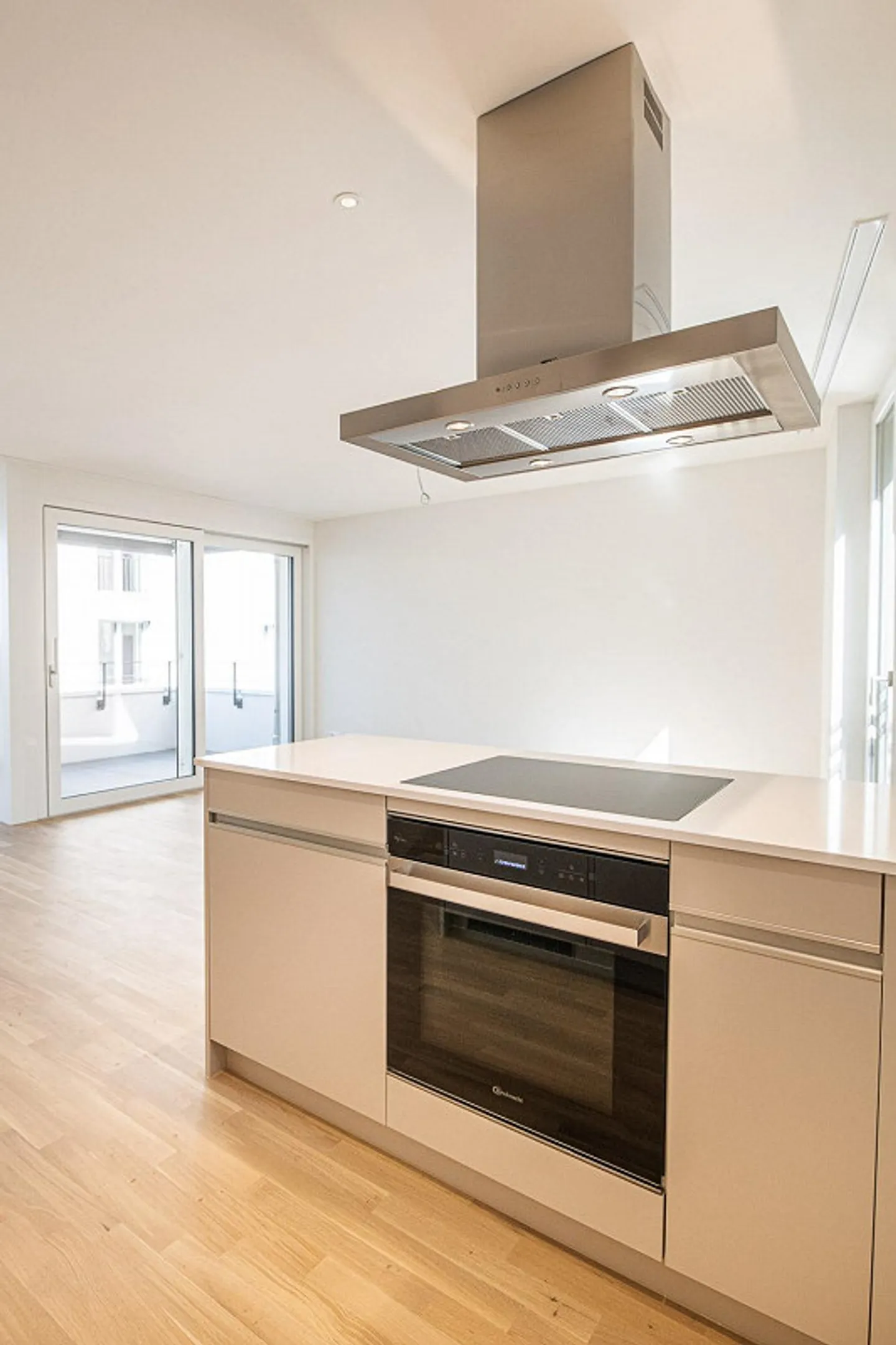 Modern 2.5-room apartment in the heart of Neuhausen! - Photo 4 of 13