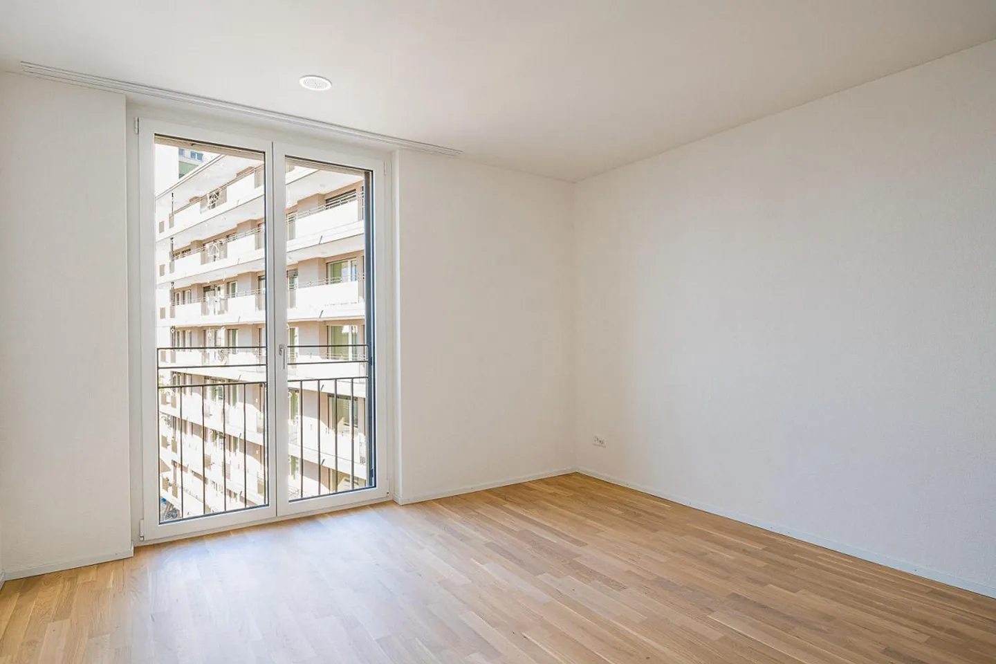 Modern 2.5-room apartment in the heart of Neuhausen! - Photo 8 of 13