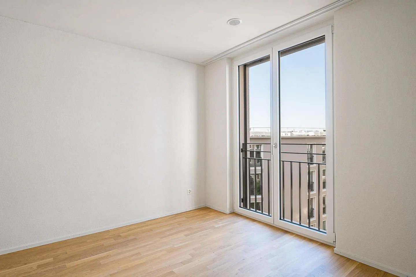 Modern 2.5-room apartment in the heart of Neuhausen! - Photo 9 of 13