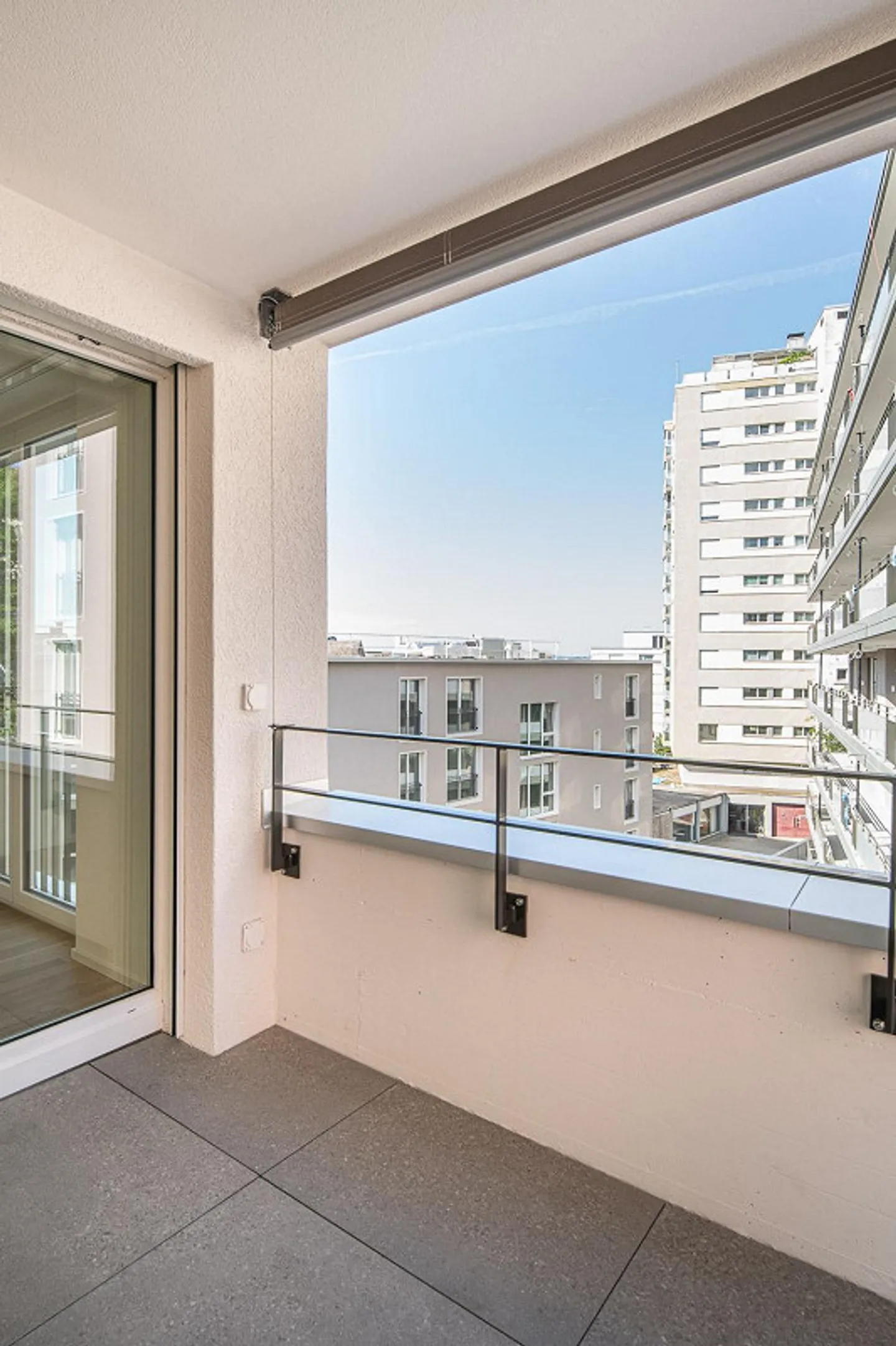 Modern 2.5-room apartment in the heart of Neuhausen! - Photo 12 of 13