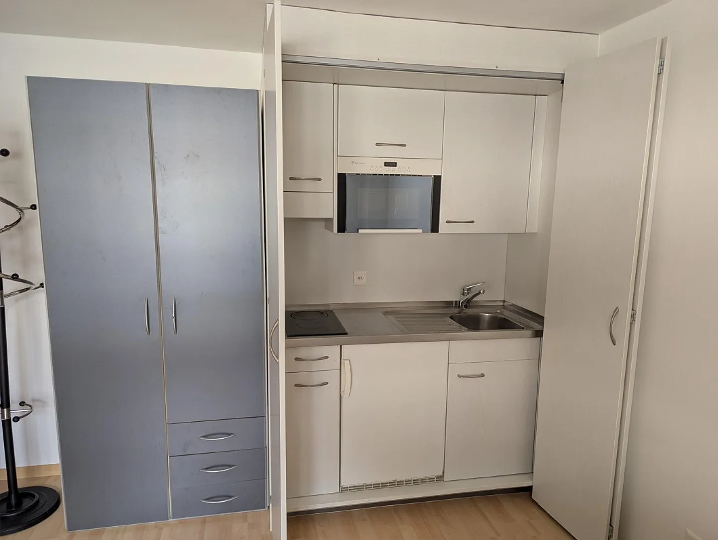 Freshly renovated studio in the village center of Schwyz - Photo 3 of 4