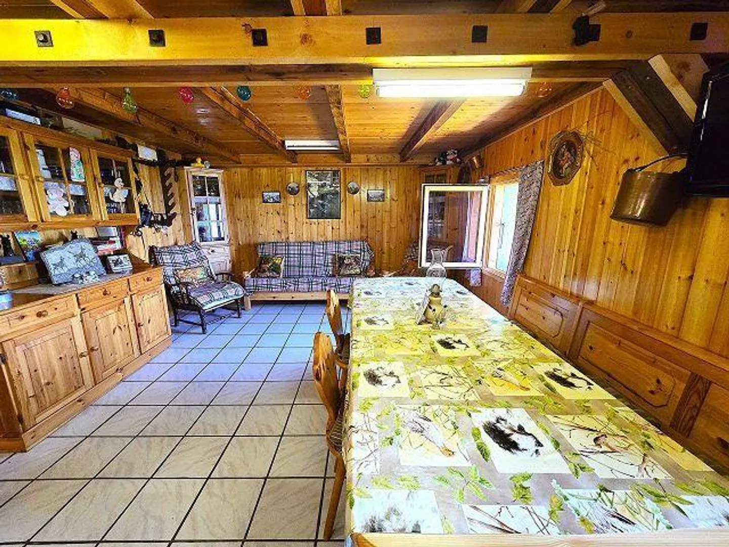 Maison rustique de 3,5 pièces dans un emplacement très calme et ensoleillé avec de belles vues - Photo 4 sur 40