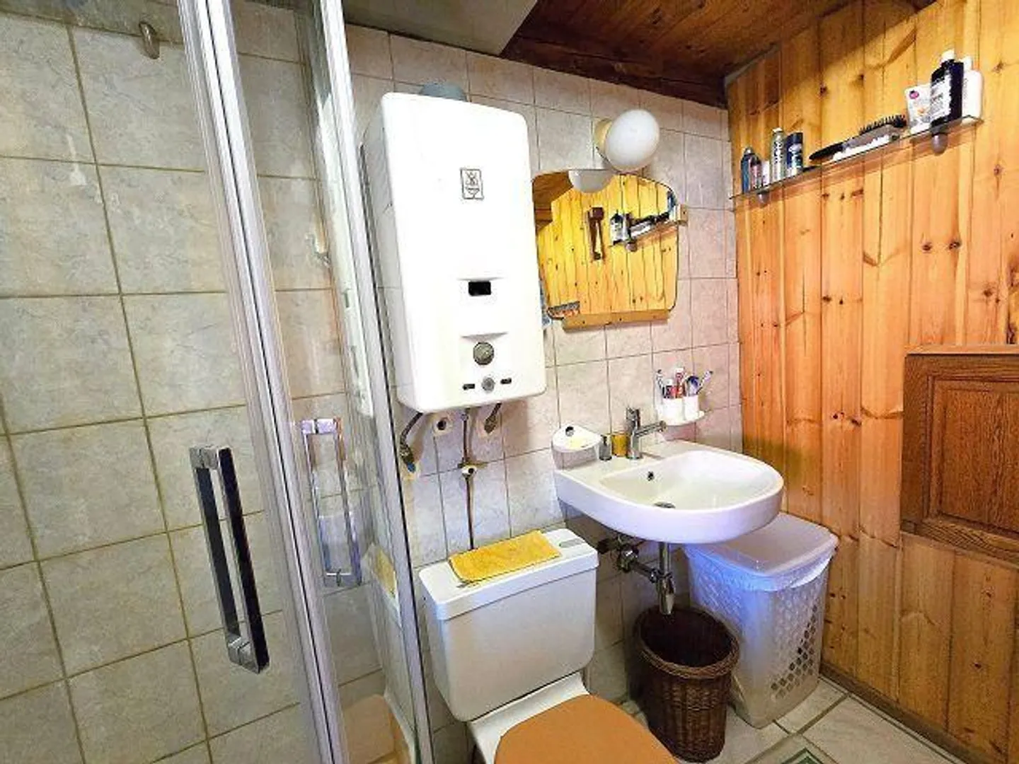 Maison rustique de 3,5 pièces dans un emplacement très calme et ensoleillé avec de belles vues - Photo 14 sur 40