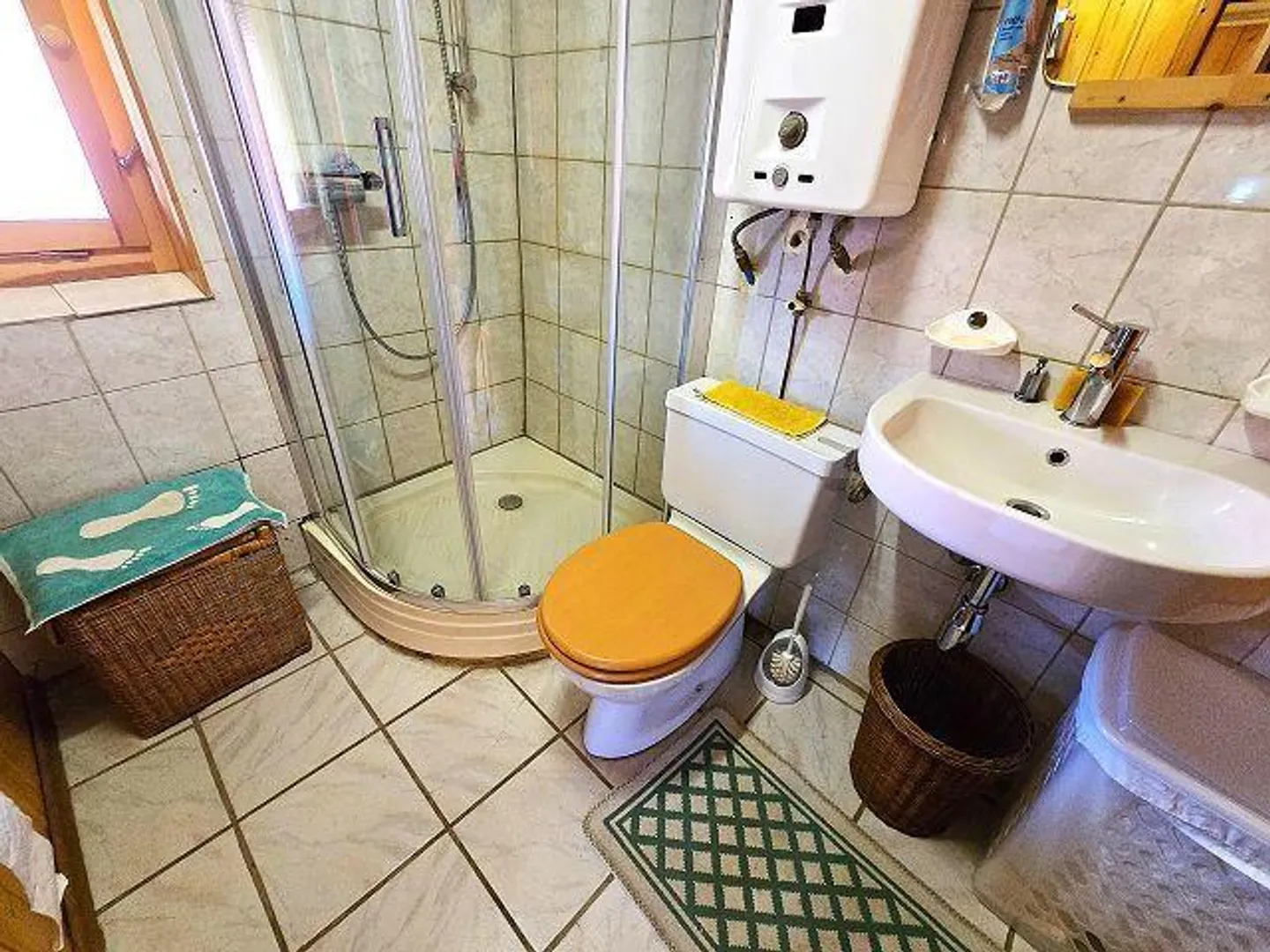 Maison rustique de 3,5 pièces dans un emplacement très calme et ensoleillé avec de belles vues - Photo 15 sur 40