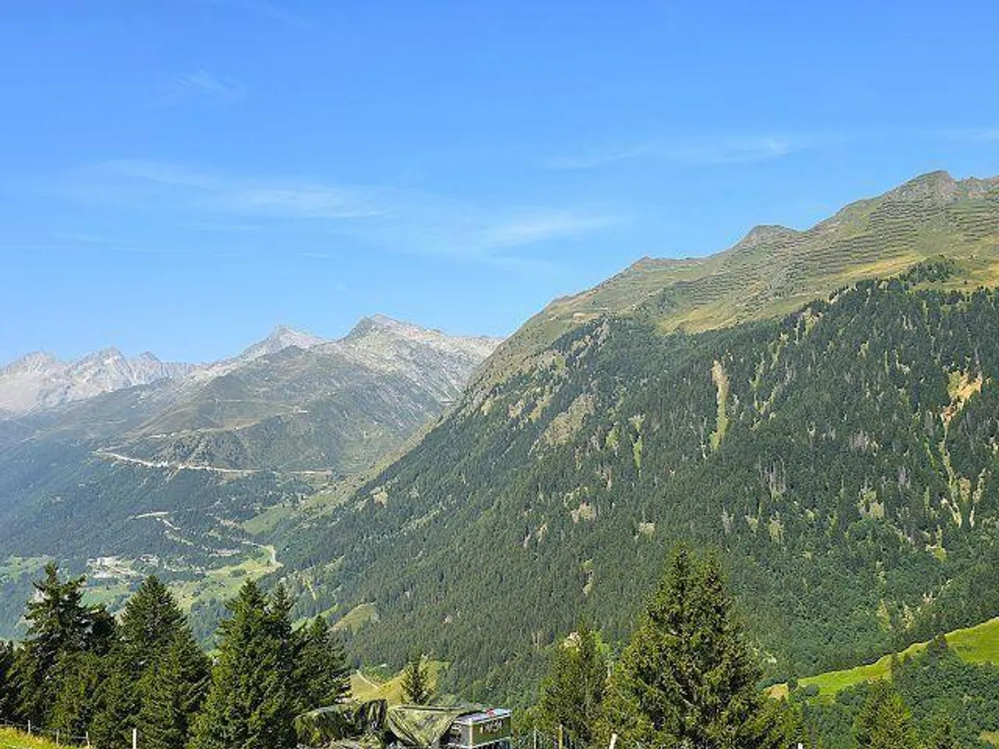 Maison rustique de 3,5 pièces dans un emplacement très calme et ensoleillé avec de belles vues - Photo 30 sur 40