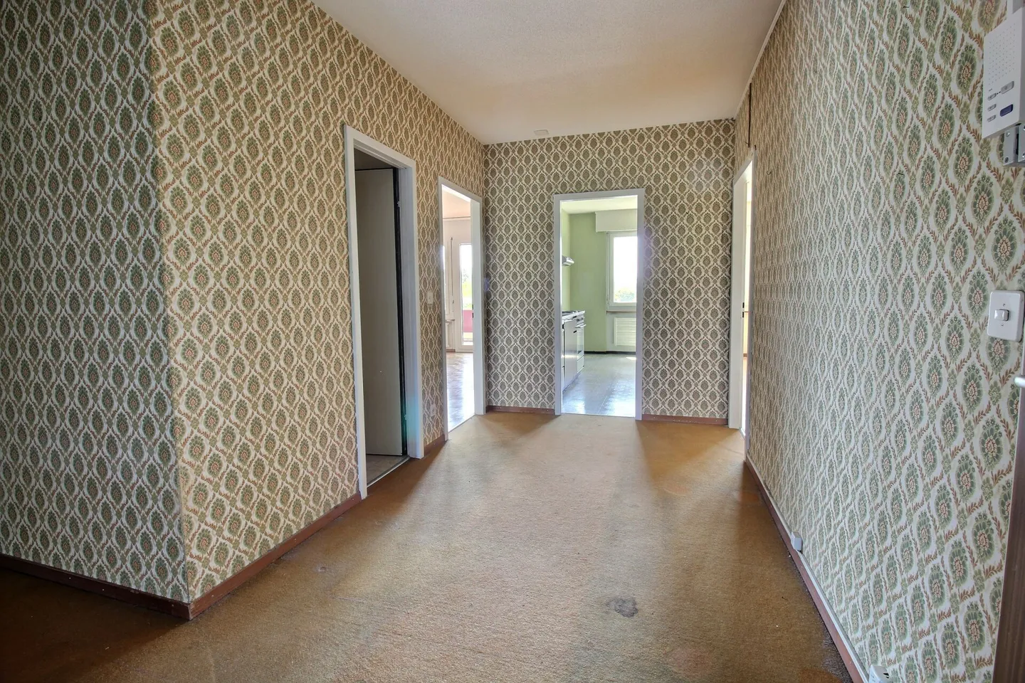 Ampio appartamento familiare con grande potenziale - Foto 5 di 18