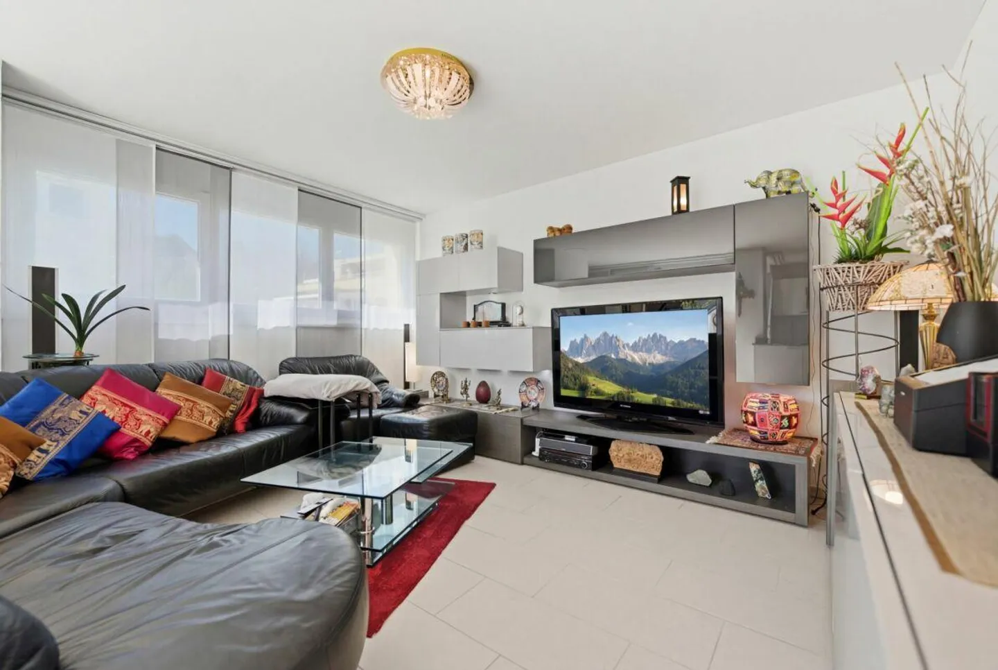 Au-dessus des toits de Dielsdorf : Bijou de toit luxueux avec vue dégagée... - Photo 2 sur 13