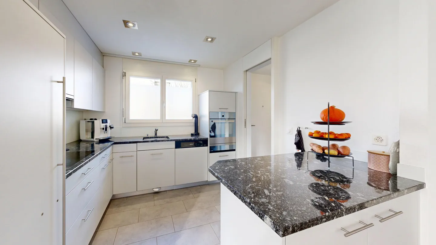 6.5-Room Corner House in Leasehold with Parking Space - Photo 5 of 19