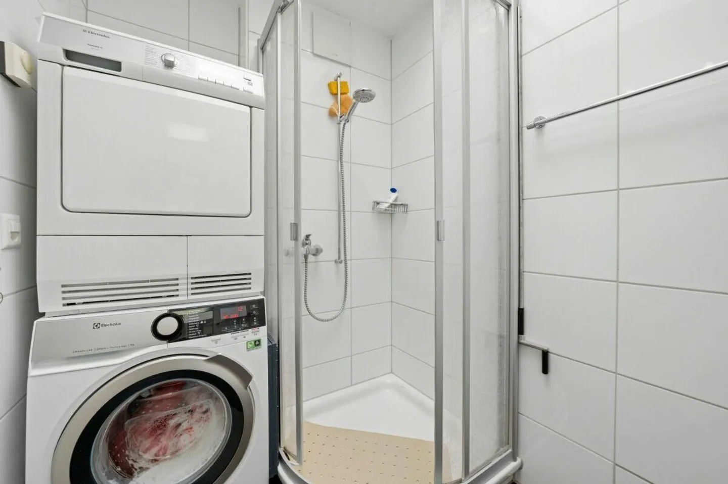 Au-dessus des toits de Dielsdorf : Bijou de toit luxueux avec vue dégagée... - Photo 8 sur 13