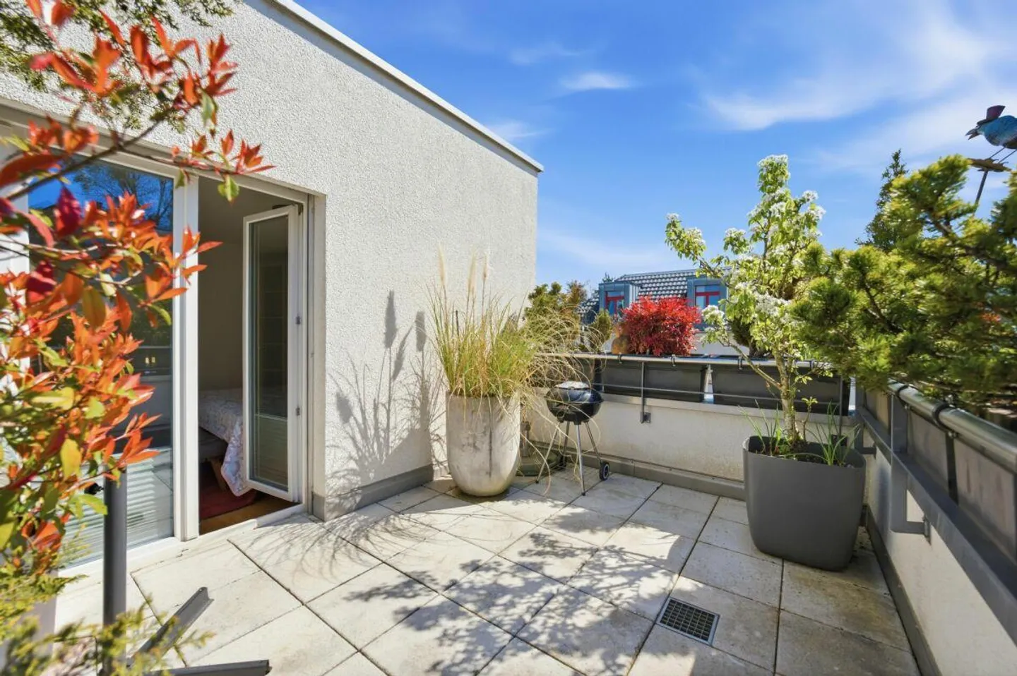 Au-dessus des toits de Dielsdorf : Bijou de toit luxueux avec vue dégagée... - Photo 11 sur 13