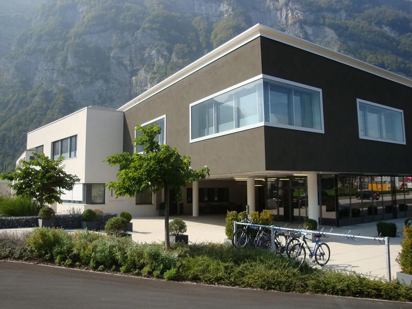 Büro Räumlichkeiten an top Lage im Glarnerland - Photo 1 sur 1