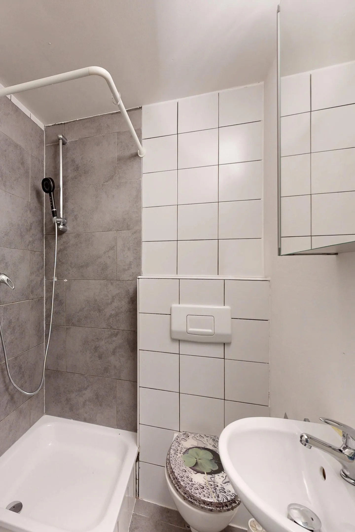 6.5-Room Corner House in Leasehold with Parking Space - Photo 17 of 19