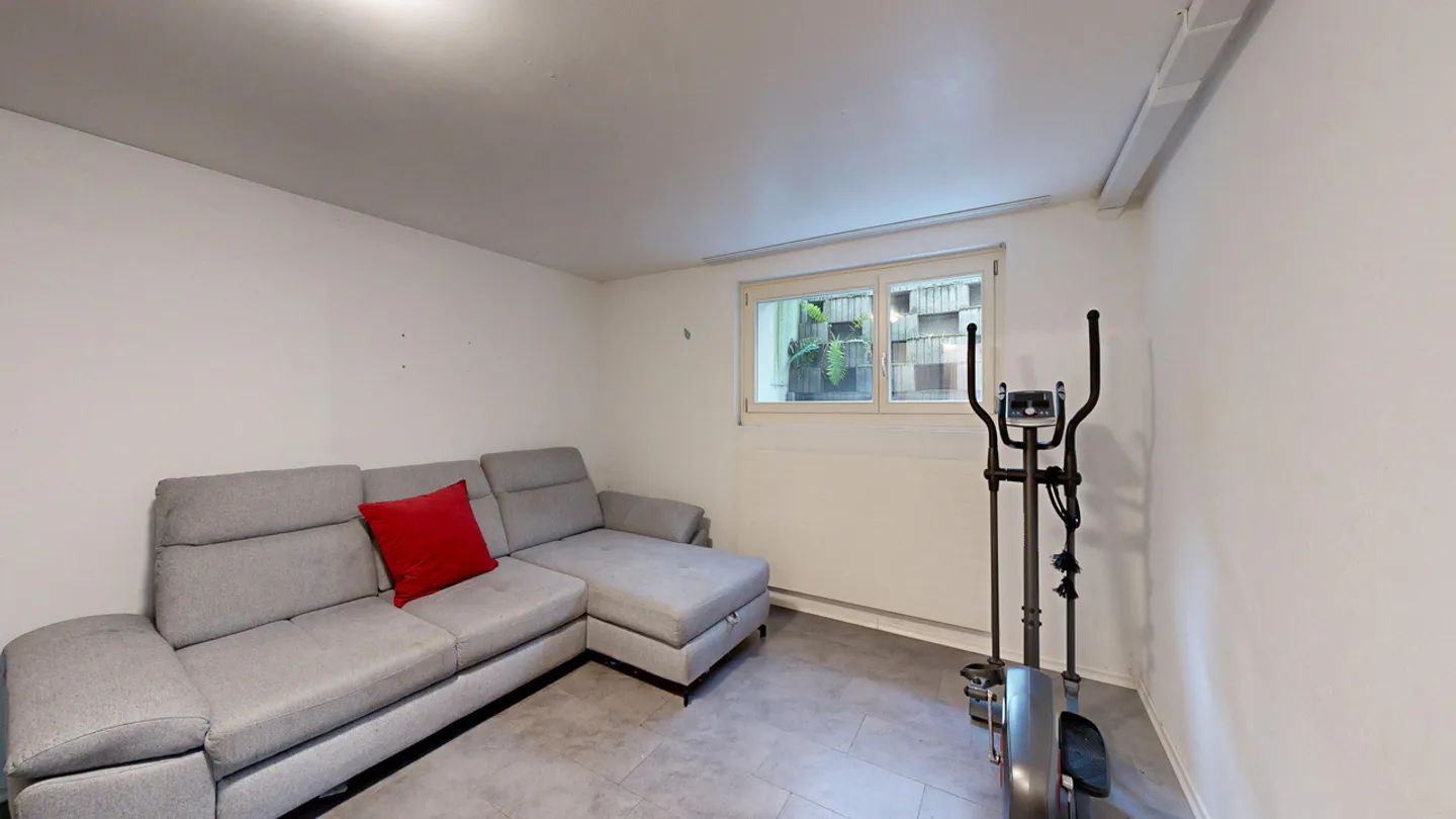 6.5-Room Corner House in Leasehold with Parking Space - Photo 18 of 19