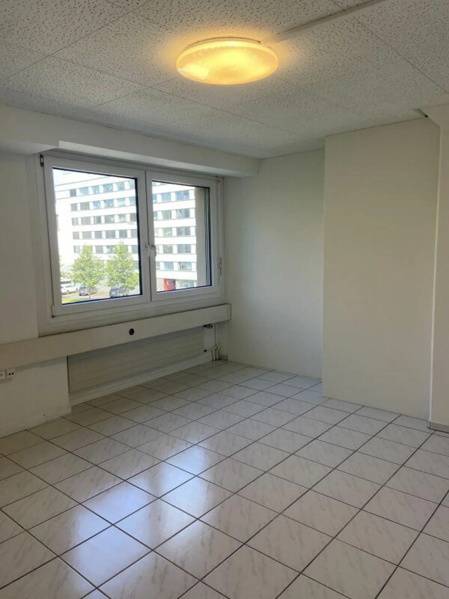 Spazio commerciale di 174 m2 in affitto - Foto 7 di 15