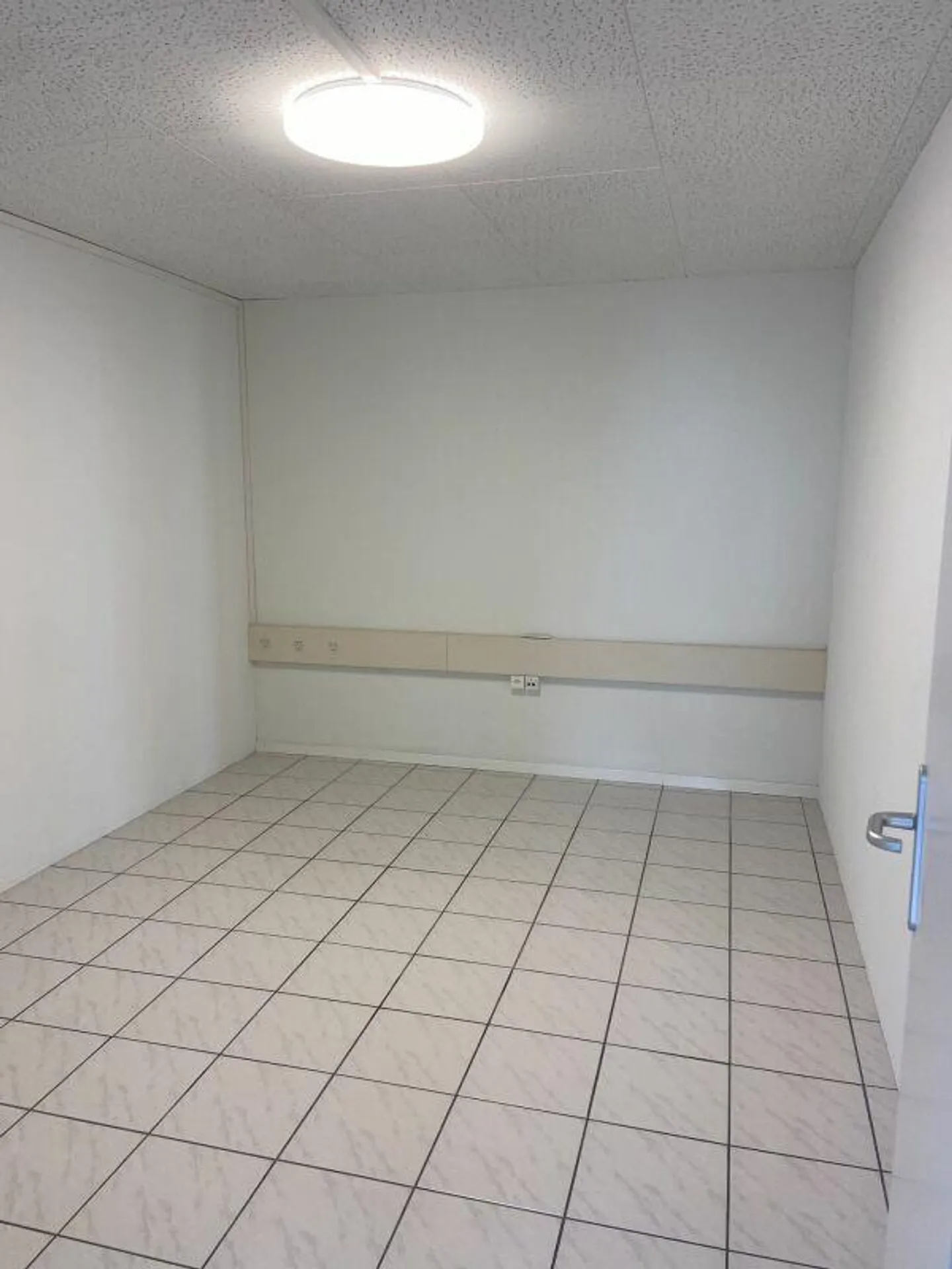 Spazio commerciale di 174 m2 in affitto - Foto 10 di 15