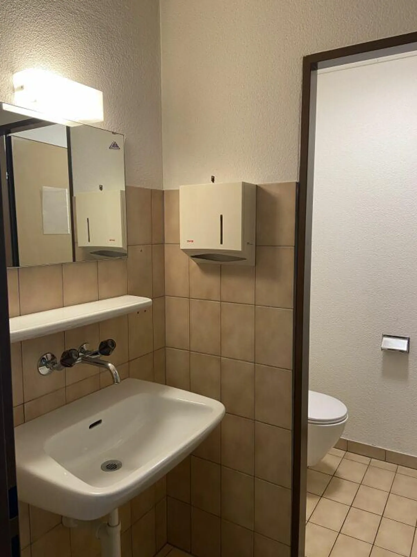 Spazio commerciale di 174 m2 in affitto - Foto 14 di 15