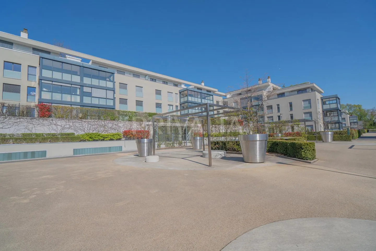 Bel appartement de 6,5 pièces avec balcon et jardin d'hiver au sein... - Photo 2 of 4