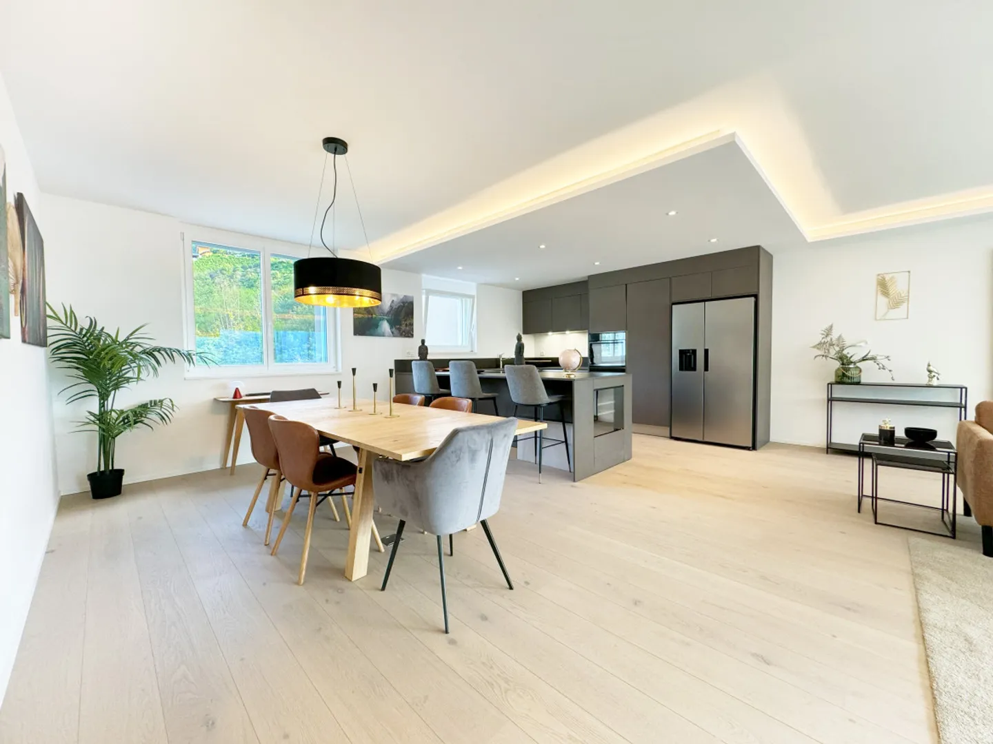APPARTAMENTO 4.5 STANZE ALTO VALORE - BALCONE VETRATO & SENSO DI VIVERE PRIVILEGIATO A SAXON - Foto 1 di 8