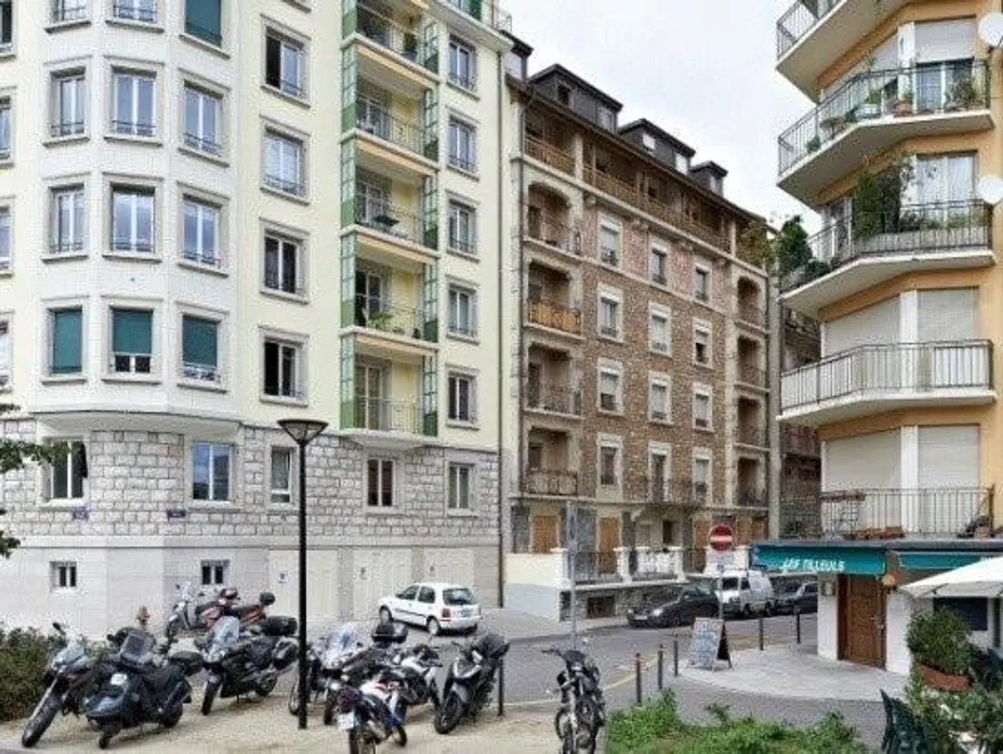 Chambres meublées à Charmilles - Photo 1 sur 8