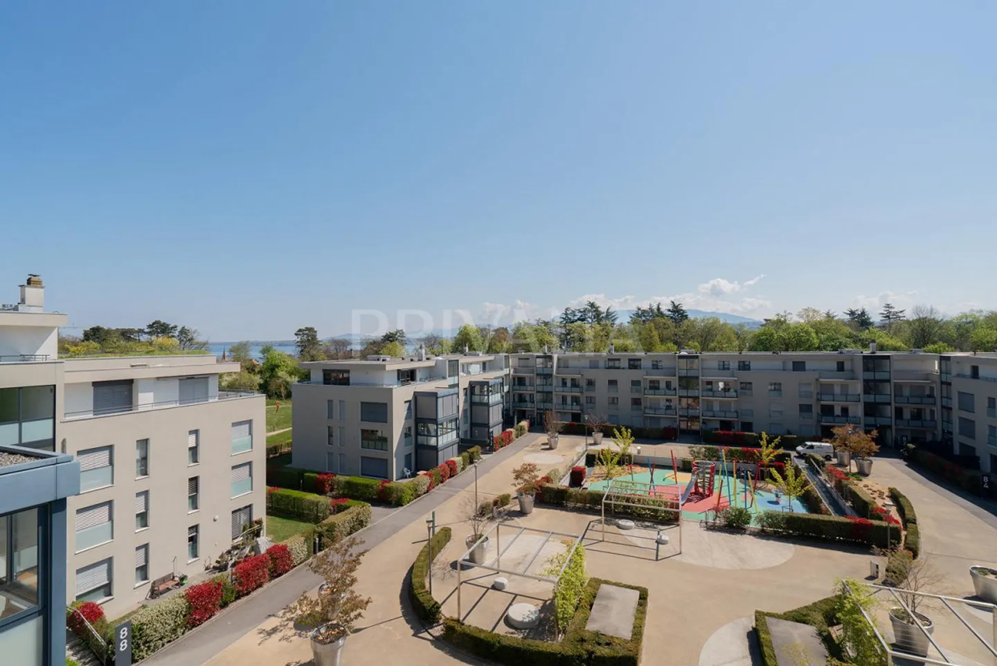 Bel appartement de 6,5 pièces avec balcon et jardin d'hiver au sein... - Photo 3 of 4