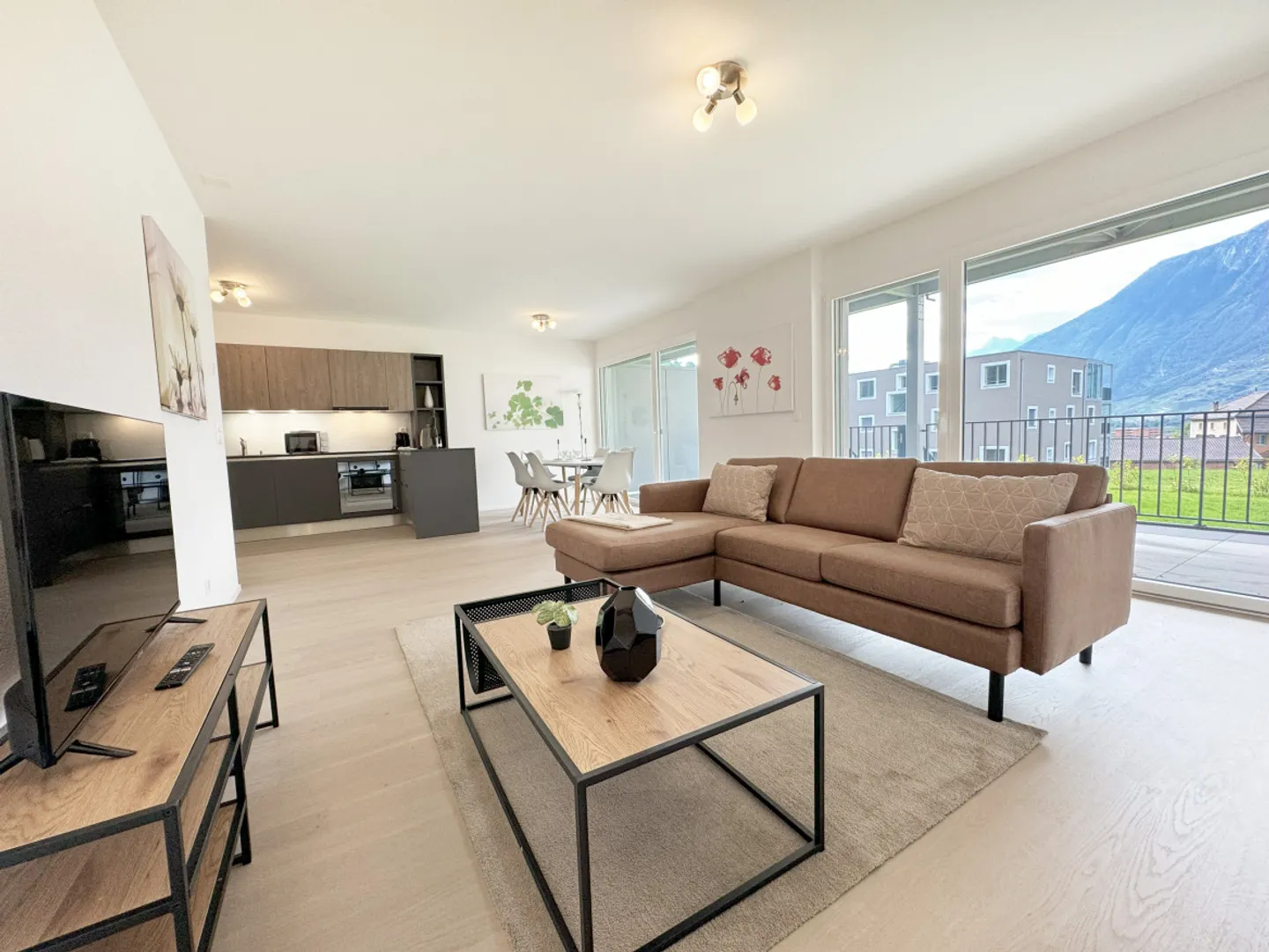 APPARTAMENTO 4.5 STANZE ALTO VALORE - BALCONE VETRATO & SENSO DI VIVERE PRIVILEGIATO A SAXON - Foto 3 di 8