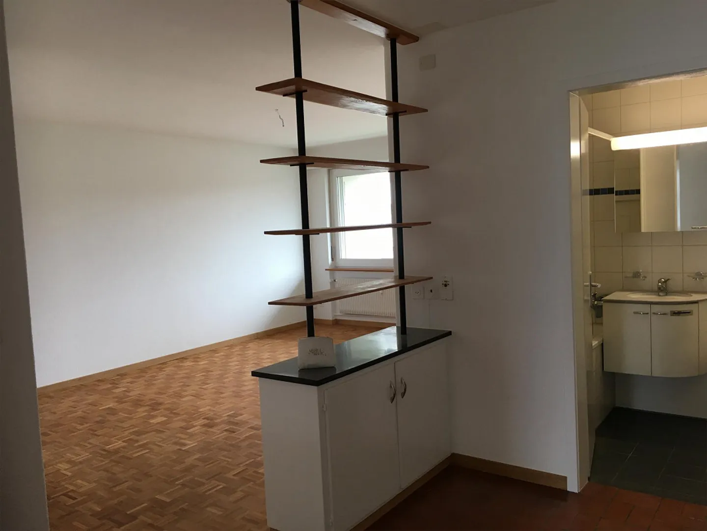 Between Aare and Train Station - Popular Scherzligweg - Photo 3 of 6