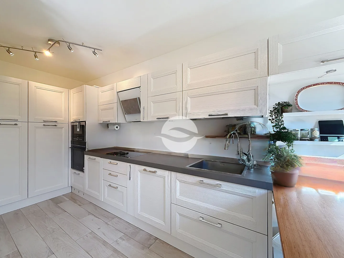 Thônex - BEL APPARTAMENTO ARREDATO DI 5 LOCALI - Foto 4 di 12