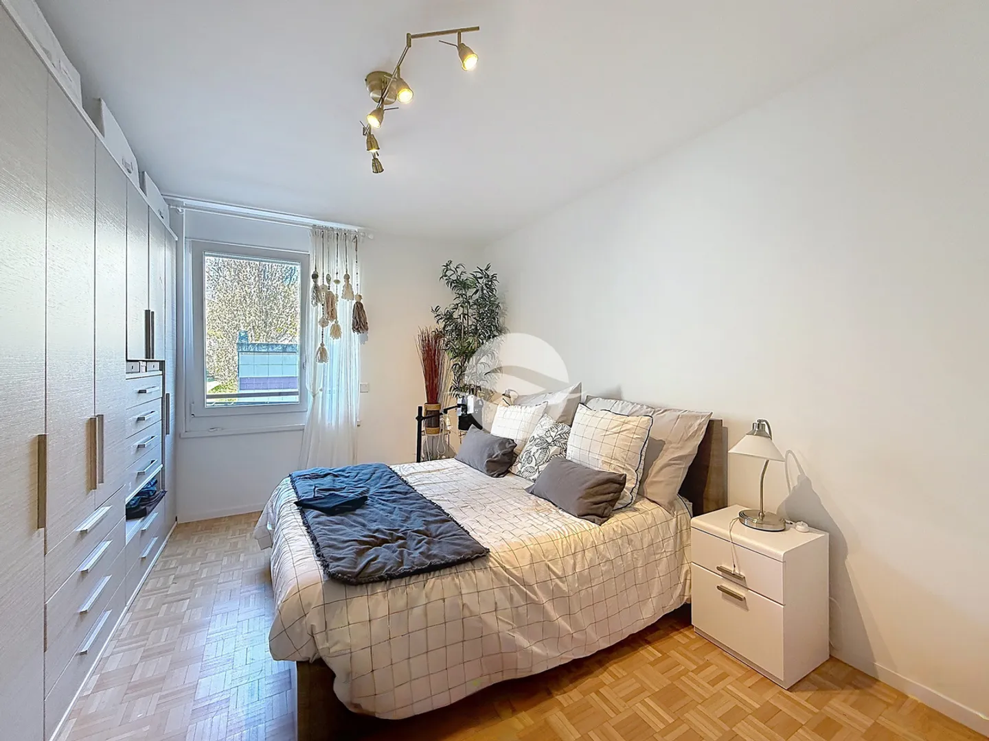 Thônex - BEL APPARTAMENTO ARREDATO DI 5 LOCALI - Foto 7 di 12