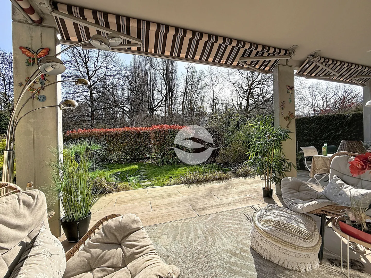 Thônex - BEL APPARTAMENTO ARREDATO DI 5 LOCALI - Foto 11 di 12