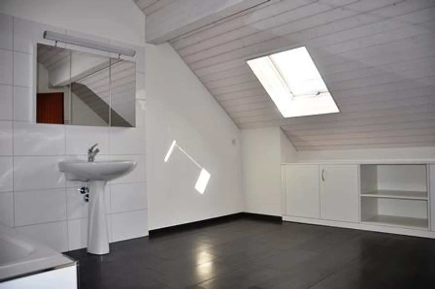 Maison familiale jumelée spacieuse de 6,5 pièces - Photo 2 sur 11