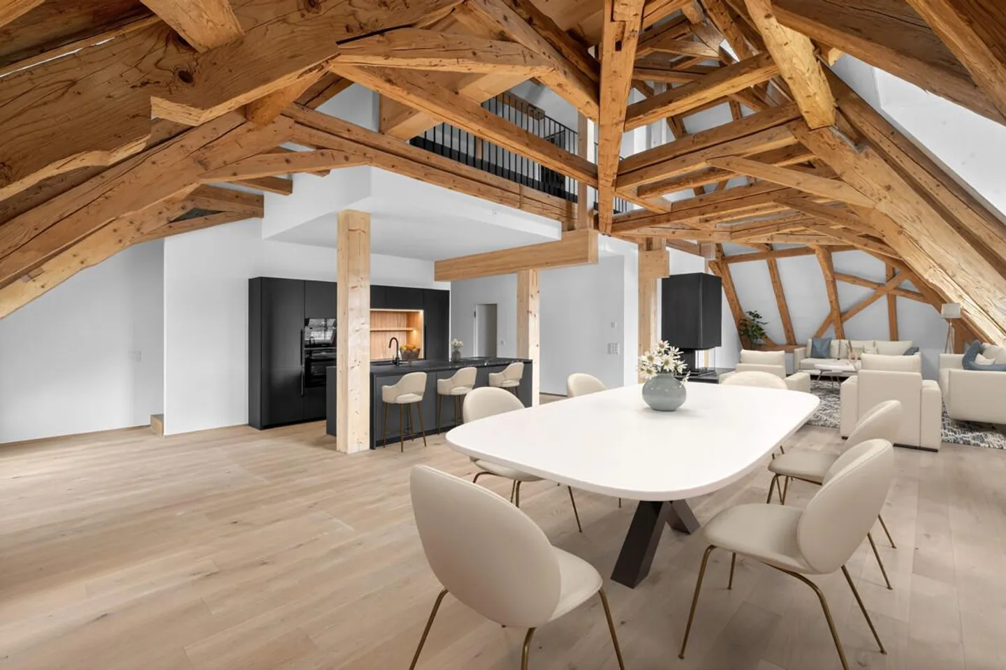 Zizers: Attic Maisonette with Castle Ambiance - Photo 1 of 6