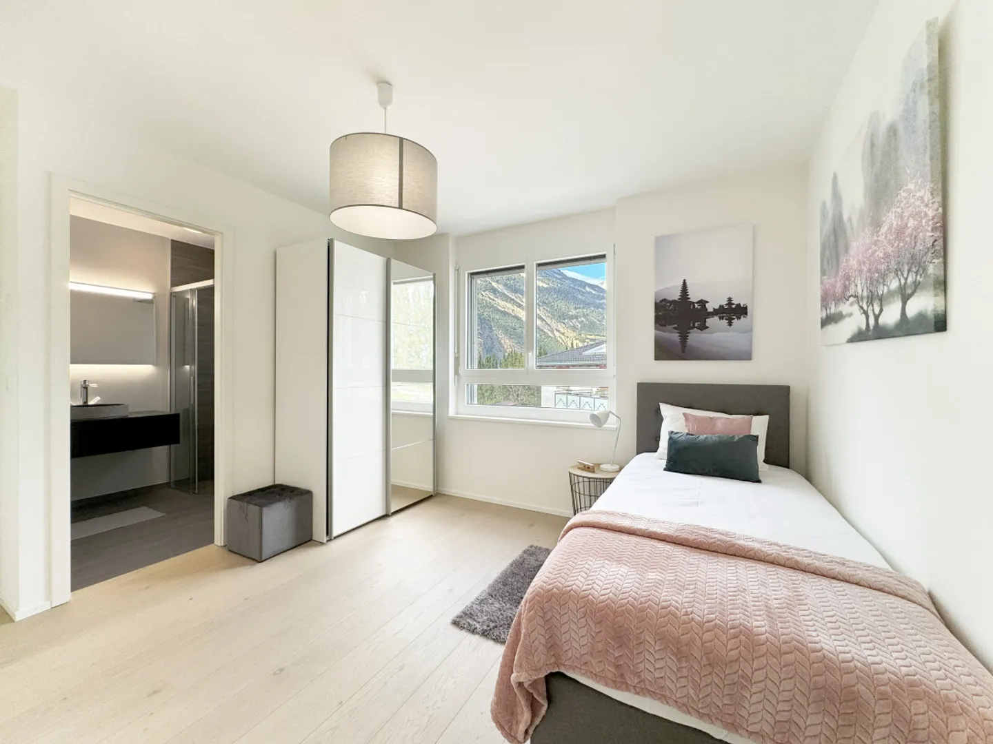 APPARTAMENTO 4.5 STANZE ALTO VALORE - BALCONE VETRATO & SENSO DI VIVERE PRIVILEGIATO A SAXON - Foto 5 di 8