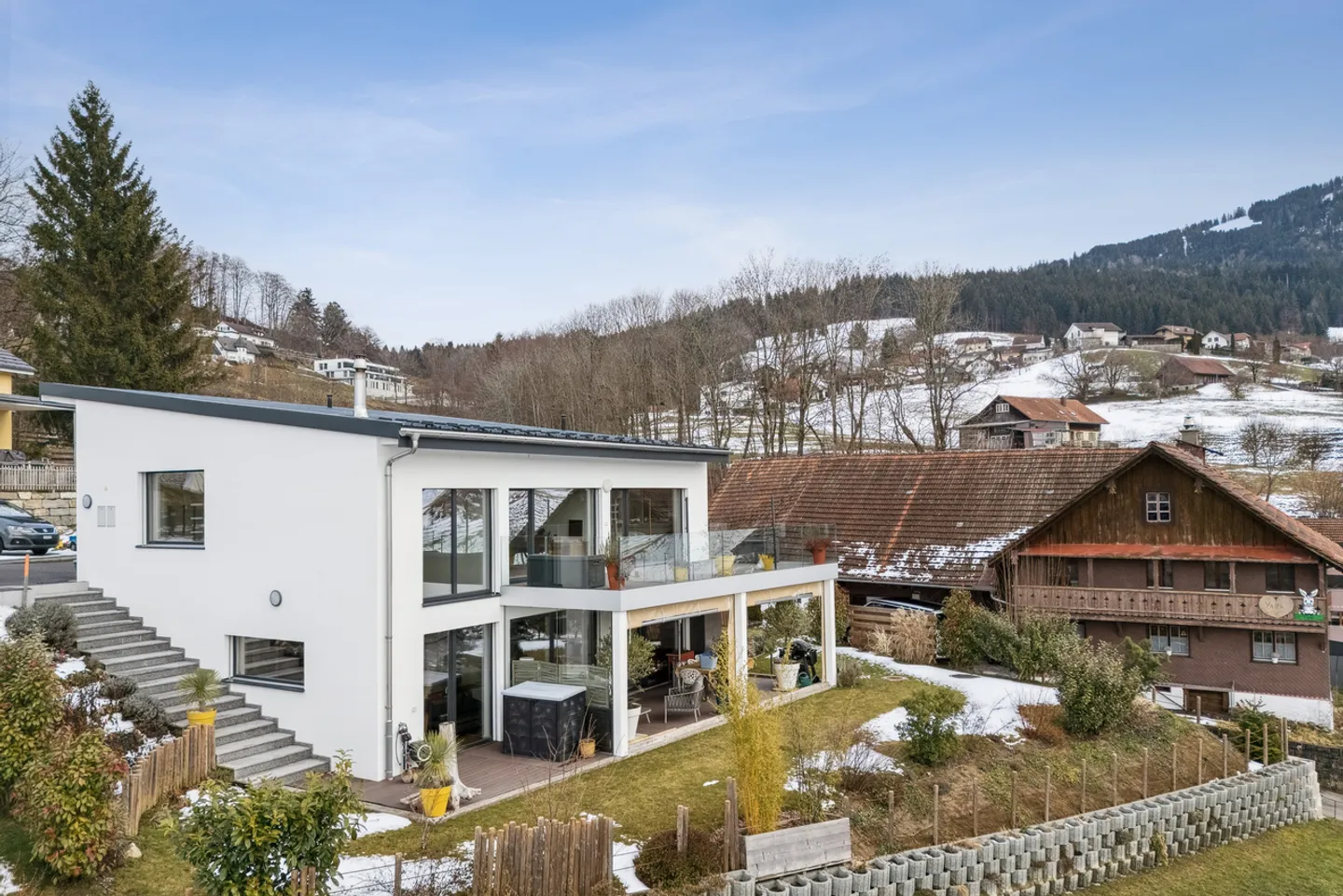 Magnificent individual villa with contemporary design - Photo 2 of 19