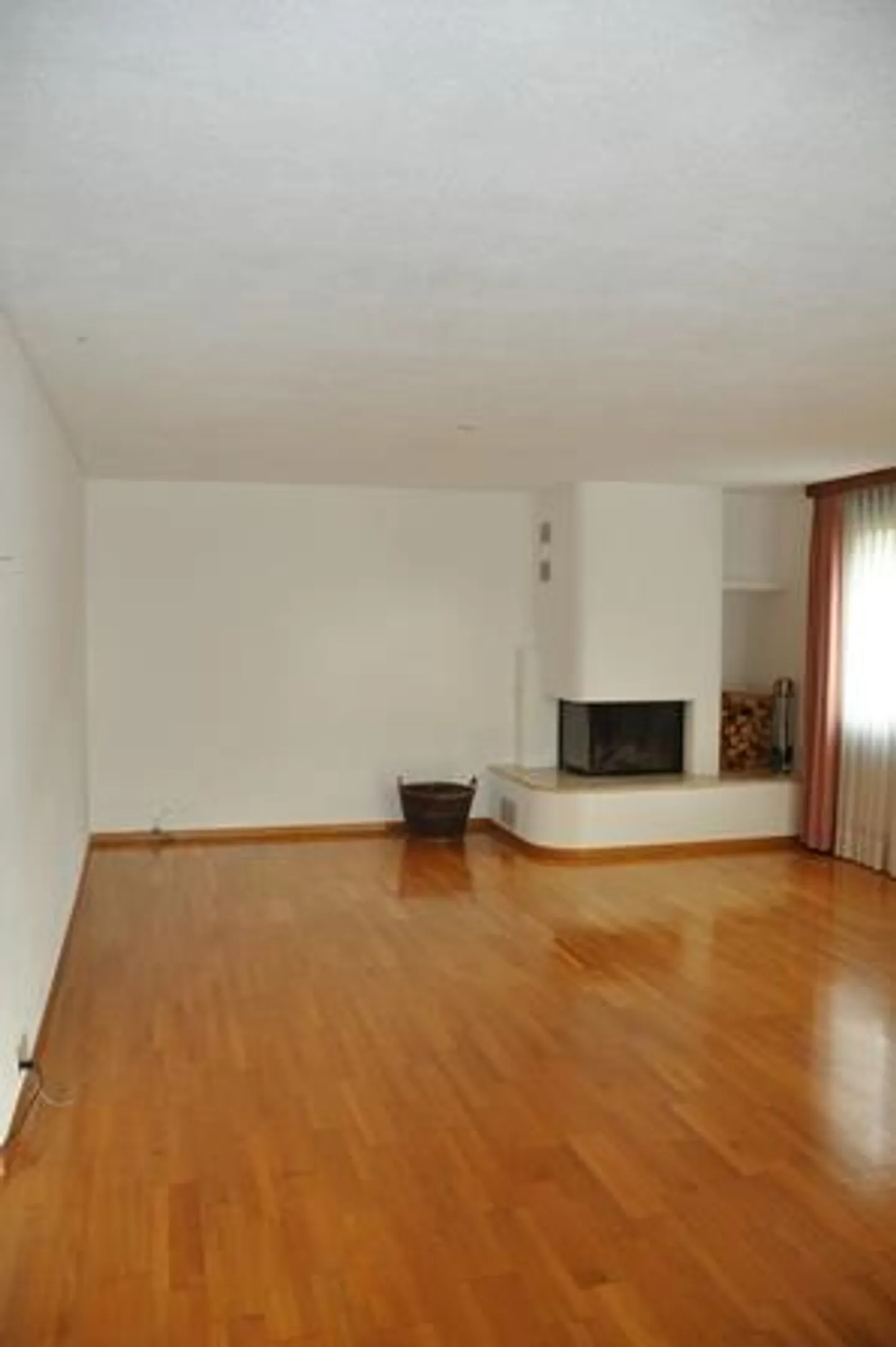 Maison familiale jumelée spacieuse de 6,5 pièces - Photo 9 sur 11