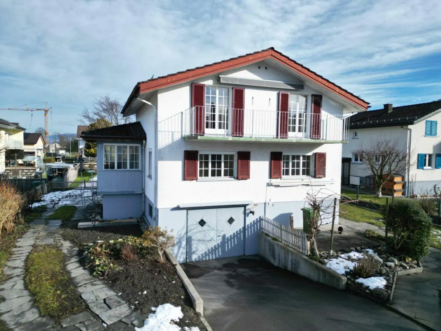 6.0 Room Single Family House with Large Garden - Photo 2 of 16