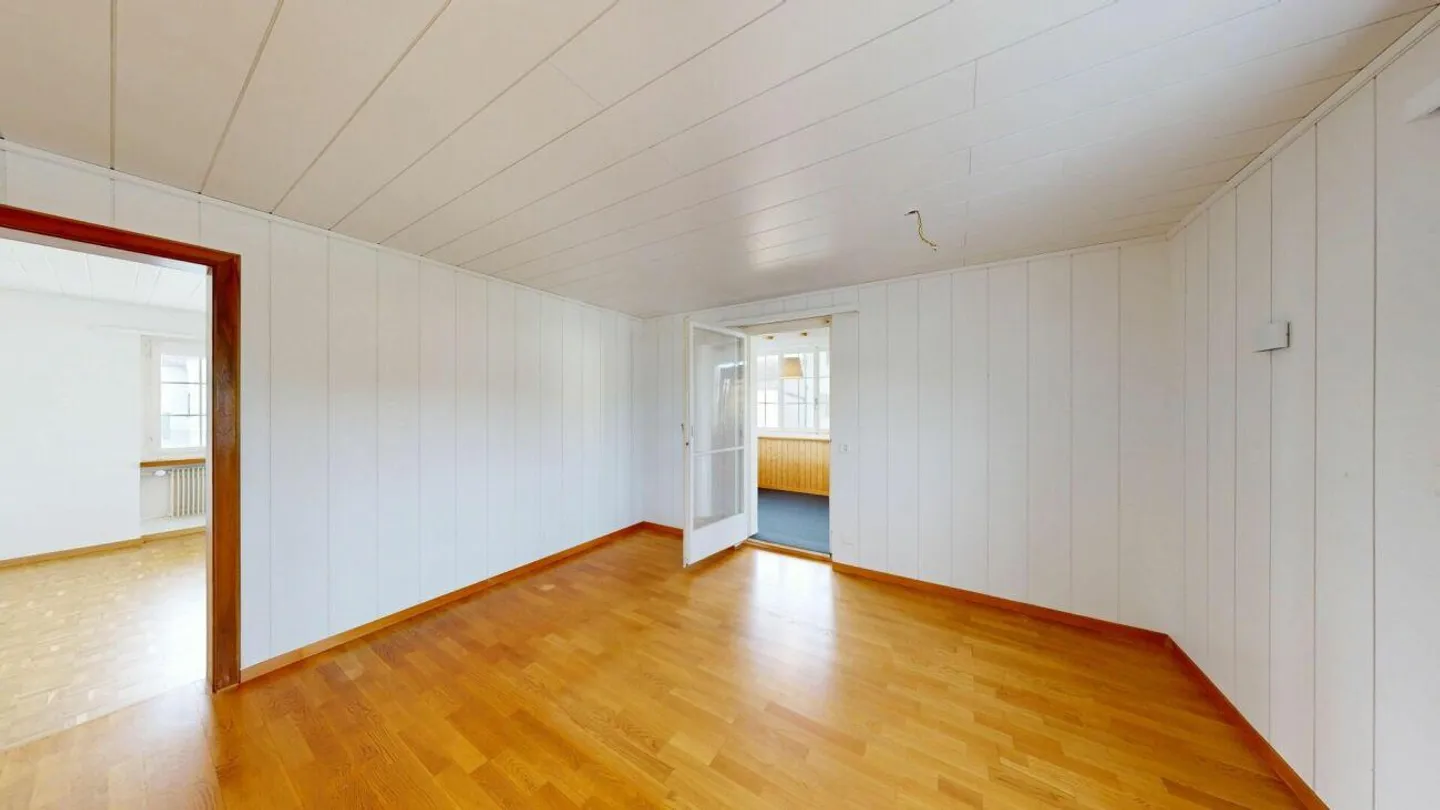 6.0 Room Single Family House with Large Garden - Photo 5 of 16