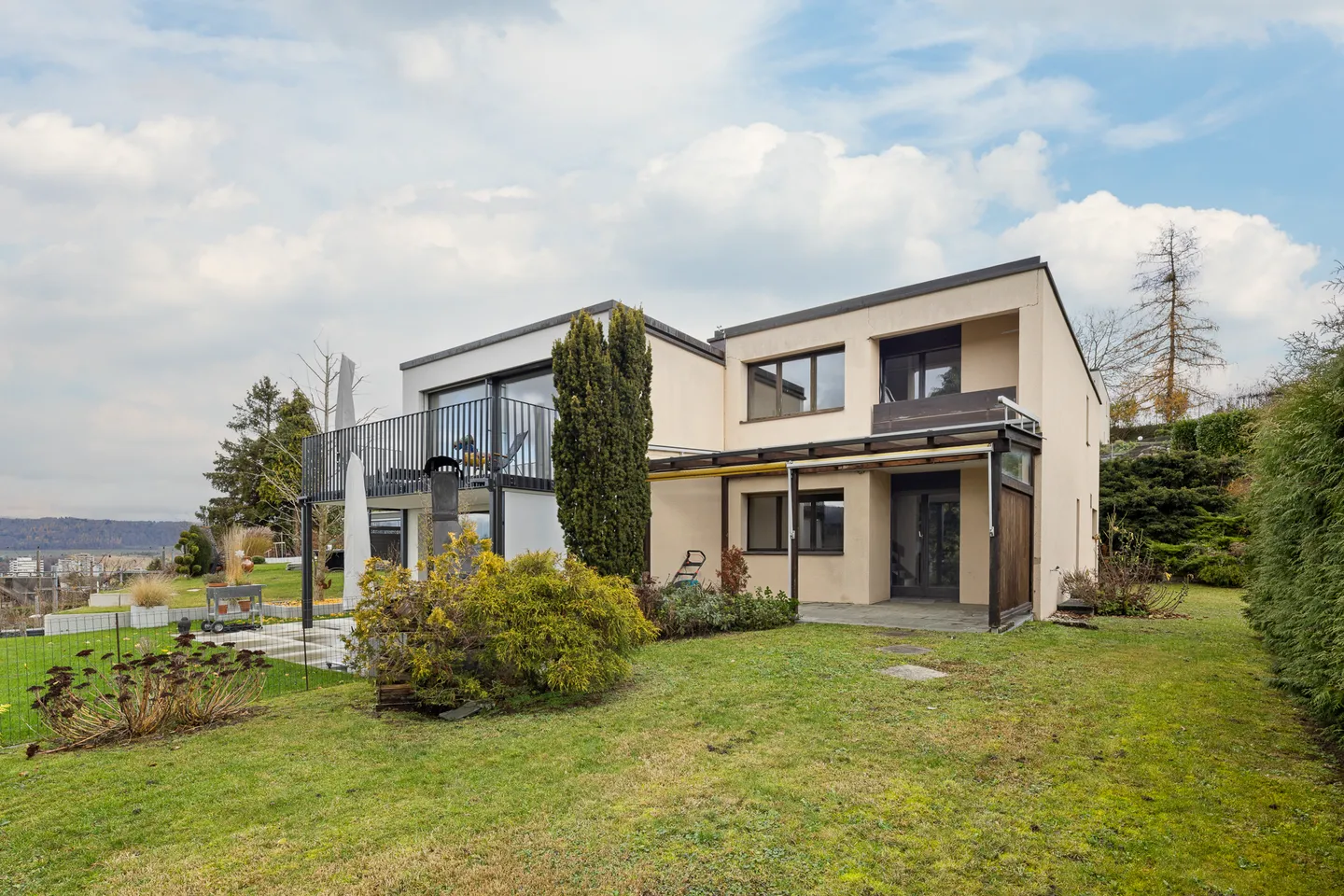 Semi-detached house for sale - Photo 1 of 14