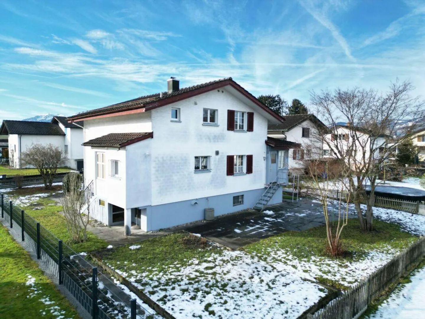 6.0 Room Single Family House with Large Garden - Photo 3 of 16