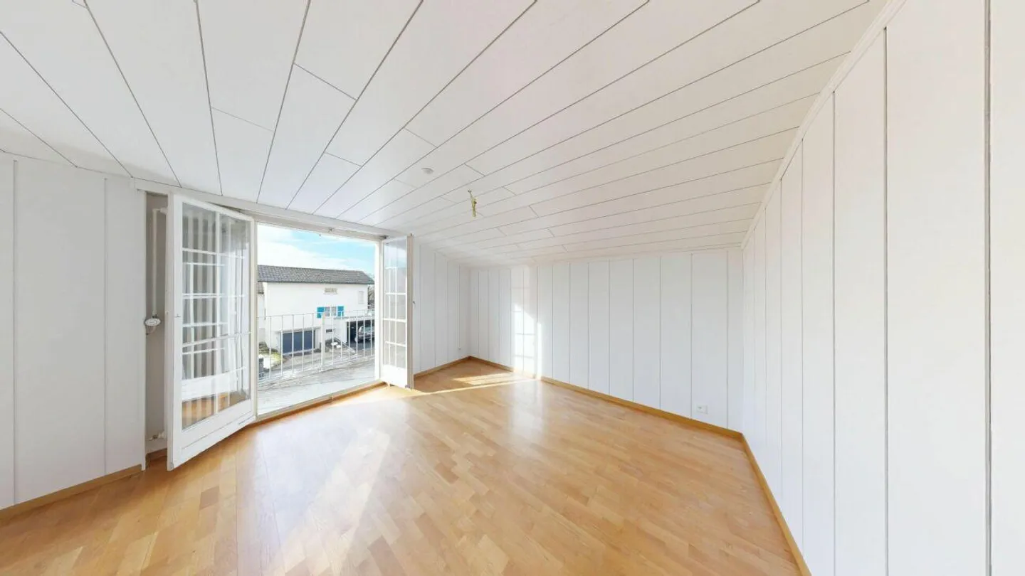 6.0 Room Single Family House with Large Garden - Photo 10 of 16