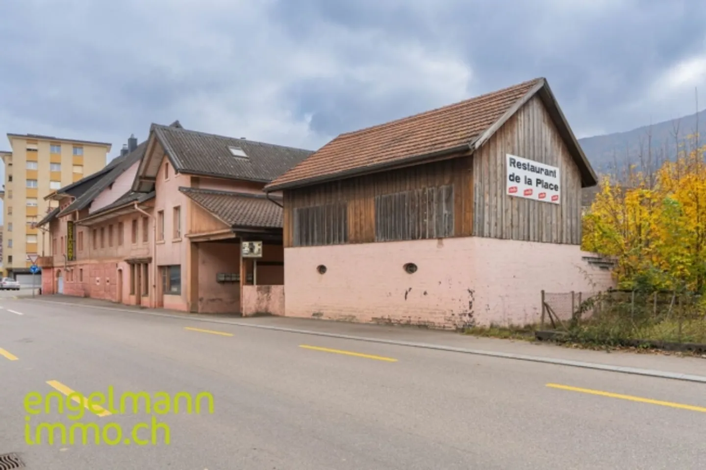 «Immeuble locatif avec restaurant / Mehrfamilienhaus mit Restaurant» - Photo 3 sur 14