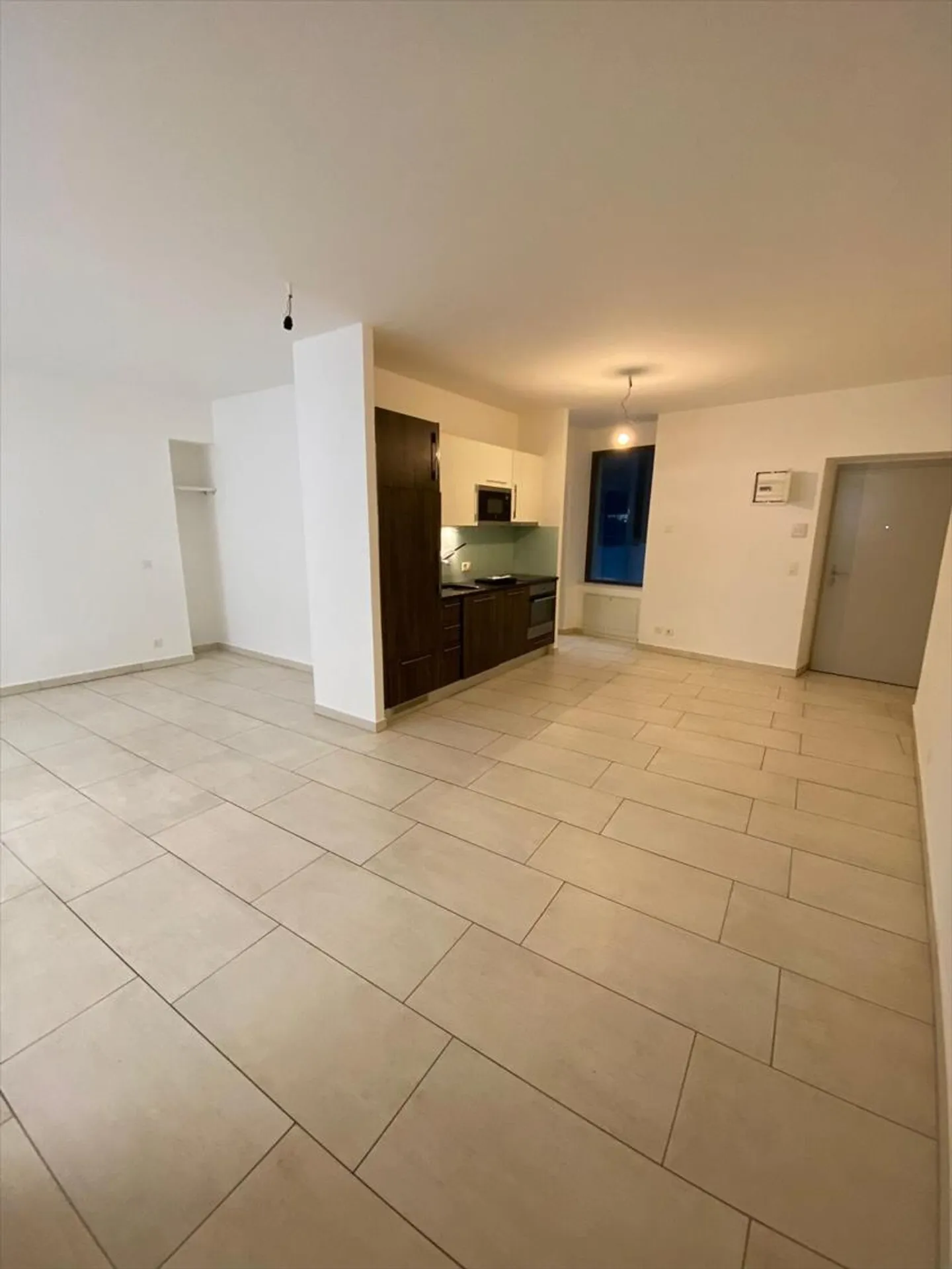 Studio à louer - Photo 2 sur 7