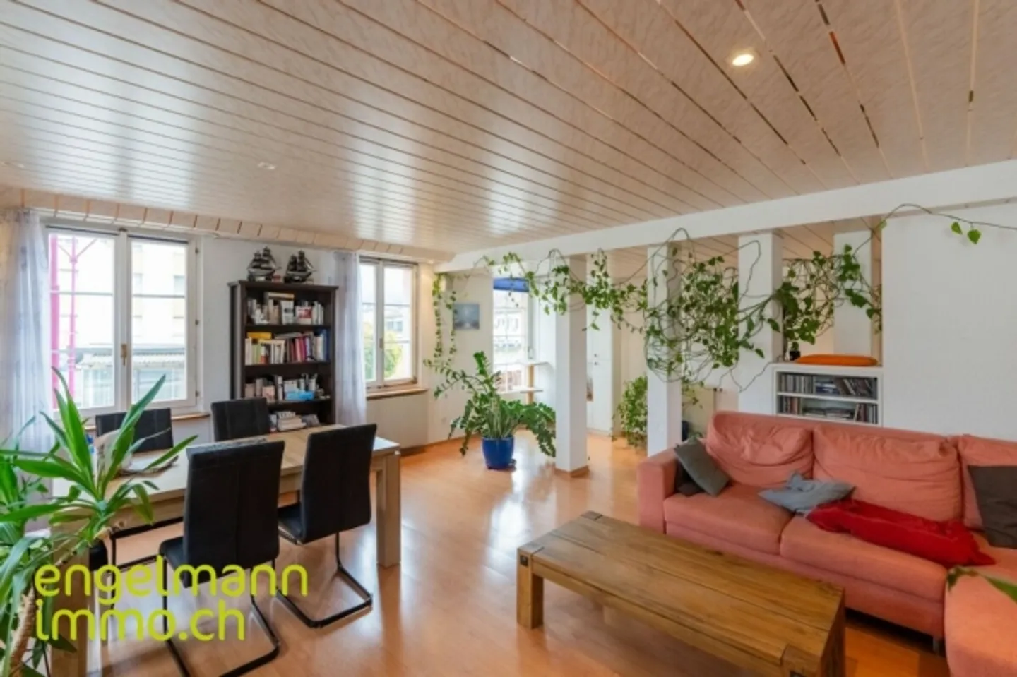 «Immeuble locatif avec restaurant / Mehrfamilienhaus mit Restaurant» - Photo 9 sur 14