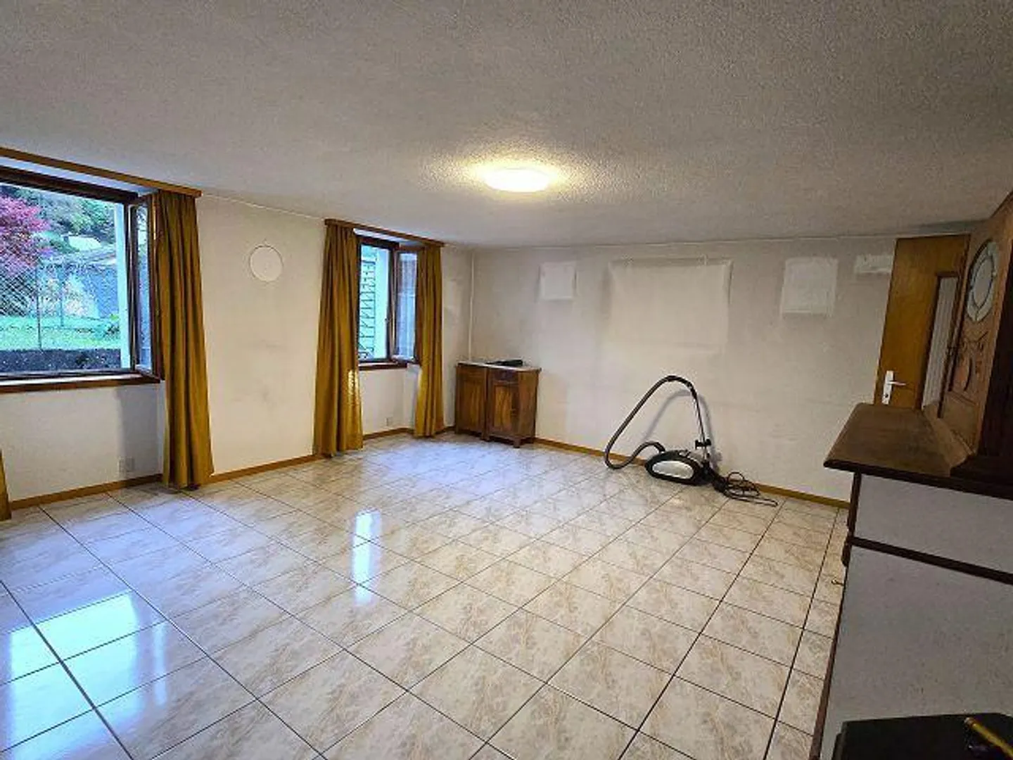 Maison de village 4 1/2 pièces avec jardin dans un emplacement très beau / C... - Photo 5 sur 36