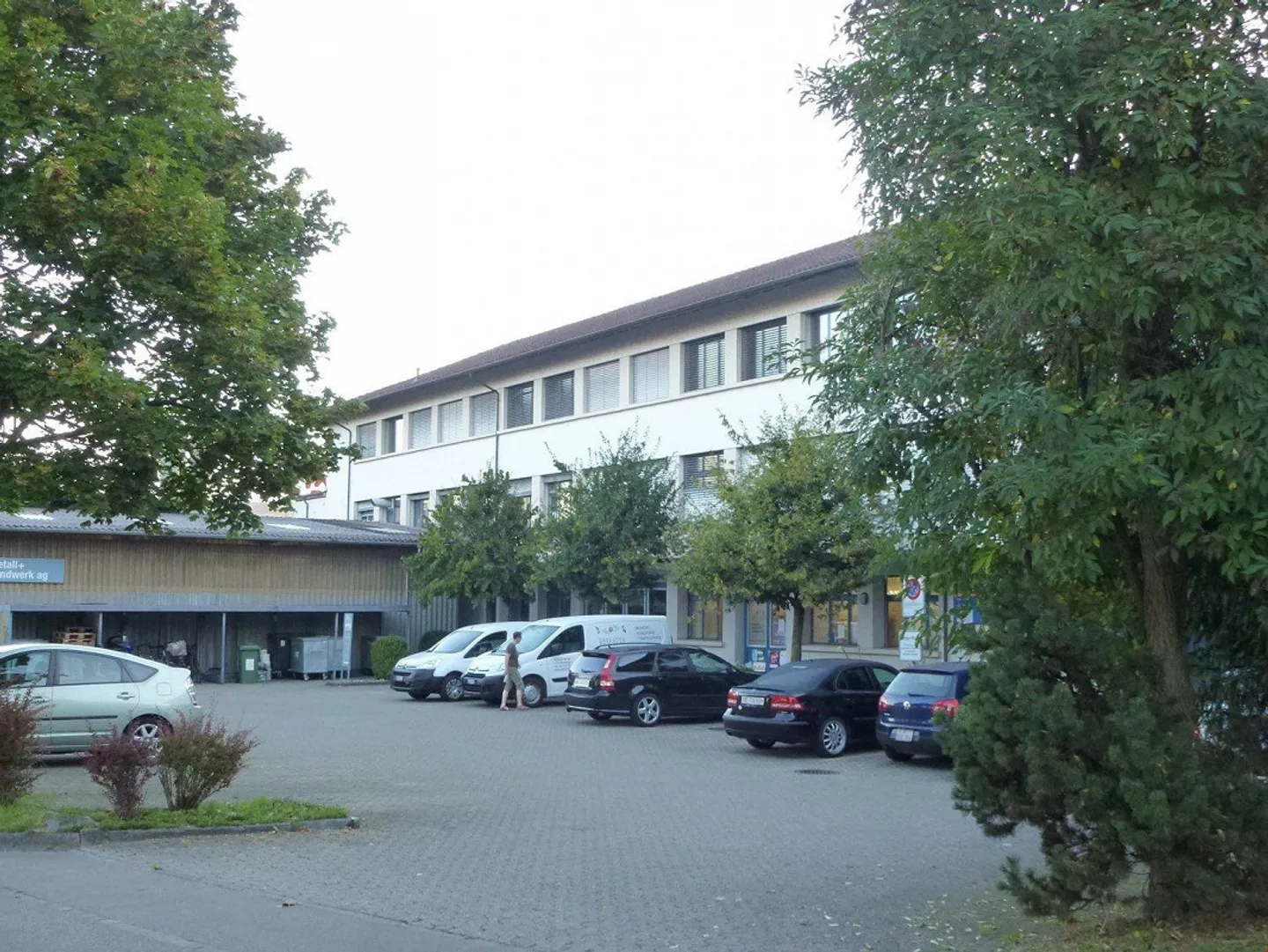 Direttamente alla stazione di Münsingen - Spazio commerciale a partire da 17m2 - Foto 2 di 2