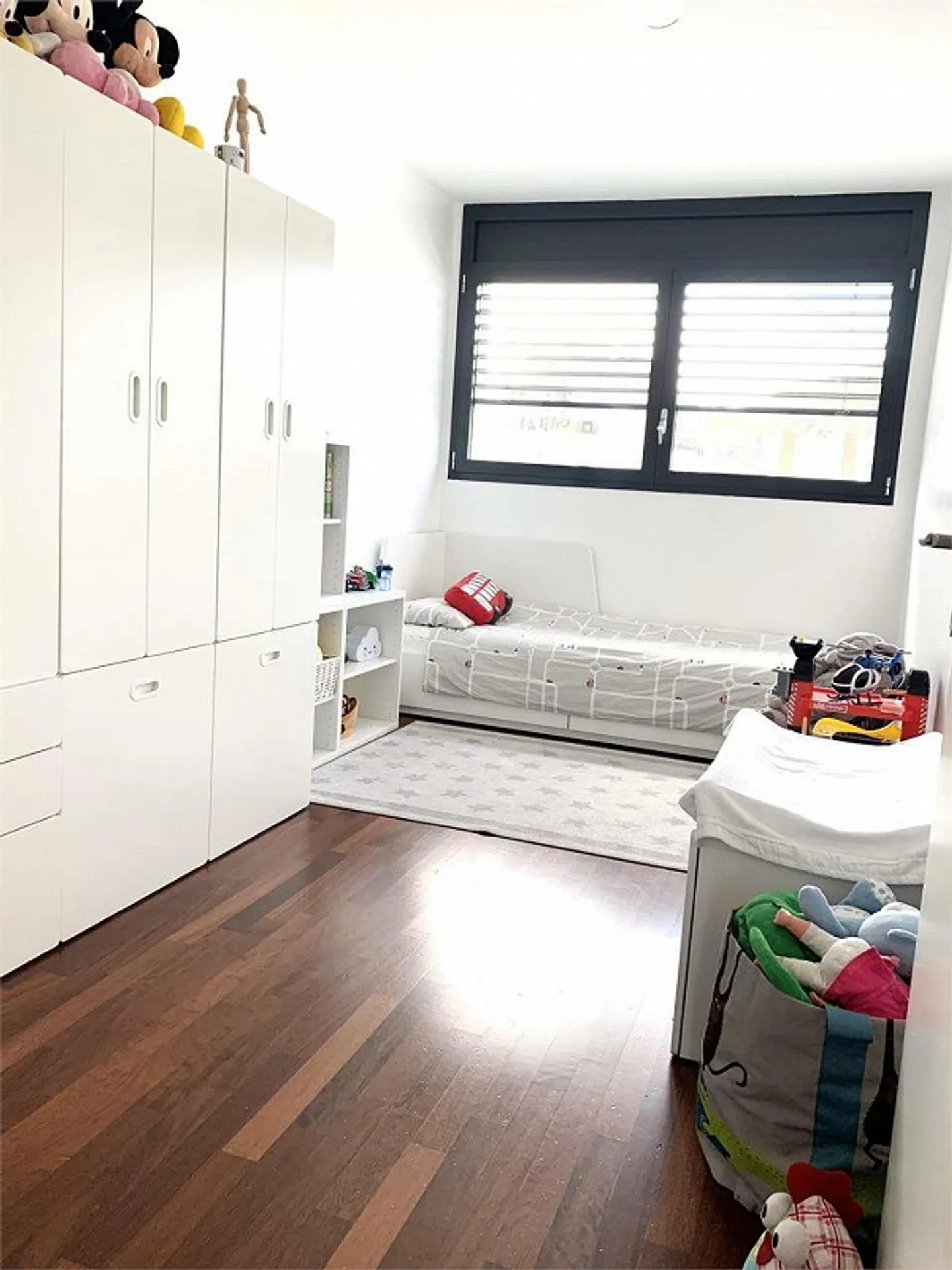 Grand appartement de 4,5 pièces au dernier étage avec vue sur le lac - Photo 7 sur 12