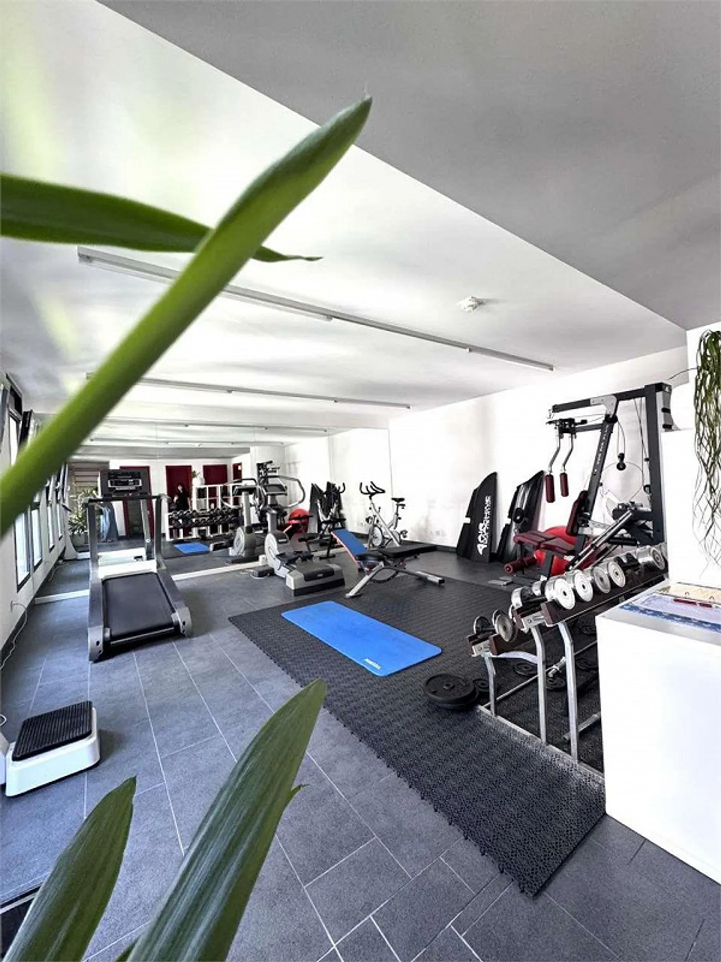 Grand appartement de 4,5 pièces au dernier étage avec vue sur le lac - Photo 12 sur 12